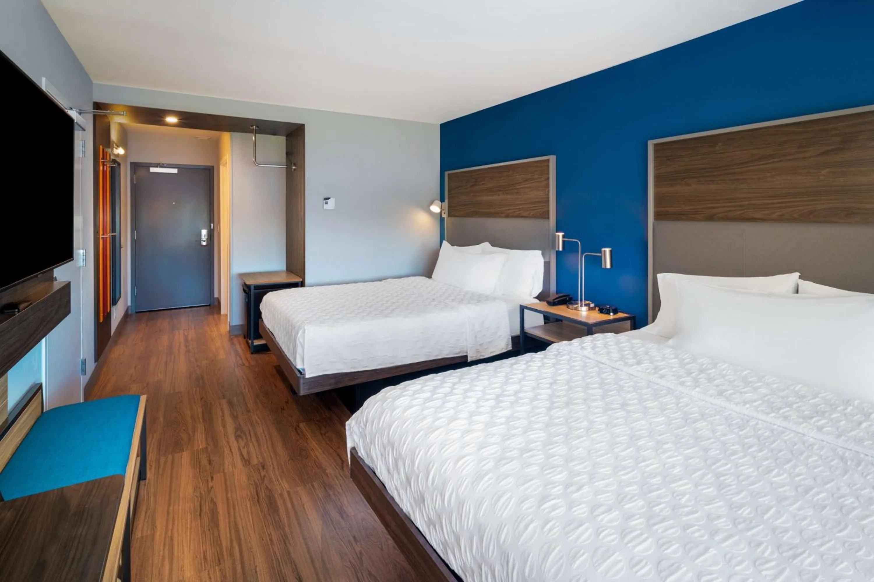 Bedroom, Bed in Tru By Hilton Savannah Airport