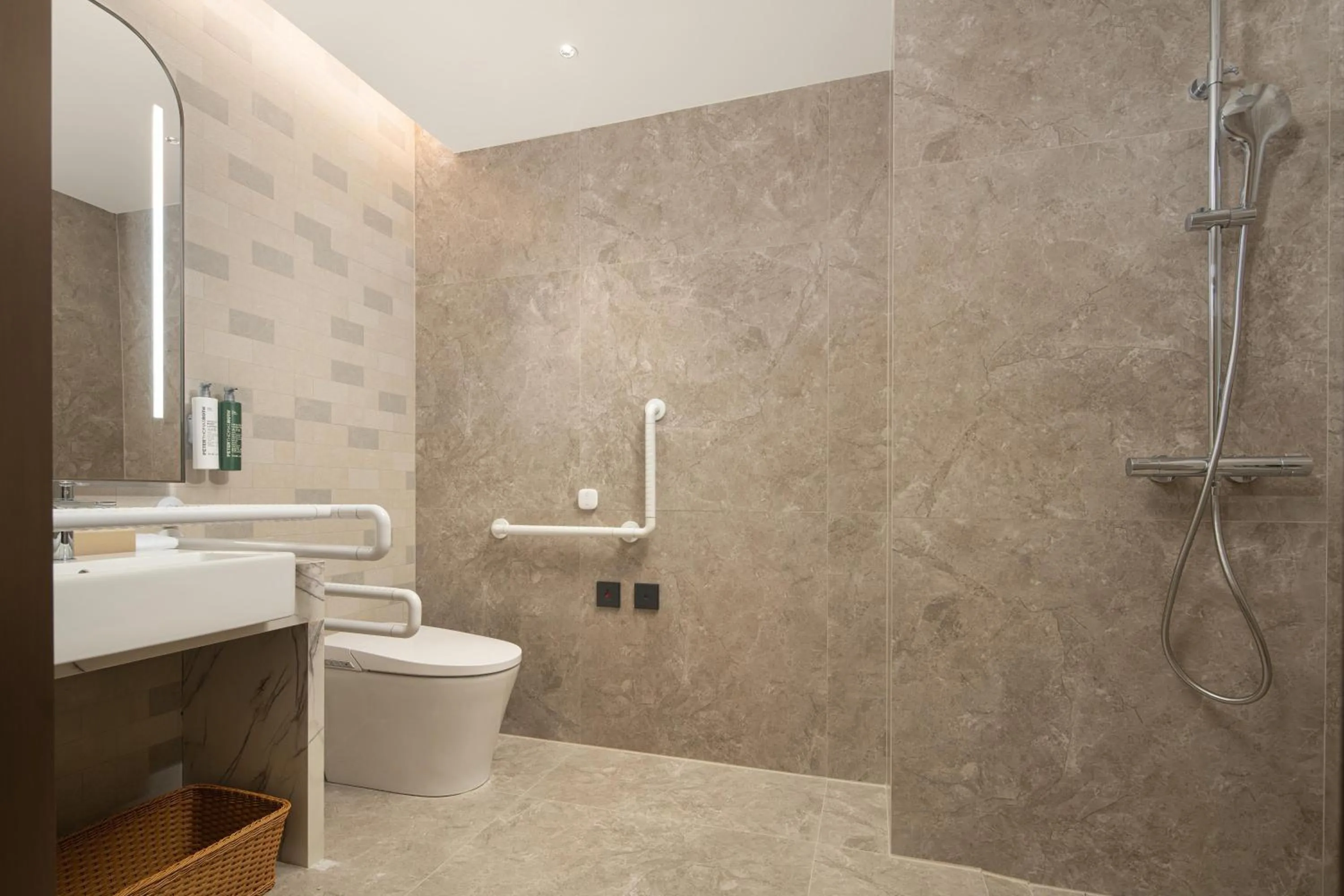 Bathroom in Hilton Garden Inn Shenzhen Pingshan Chaoshang Plaza