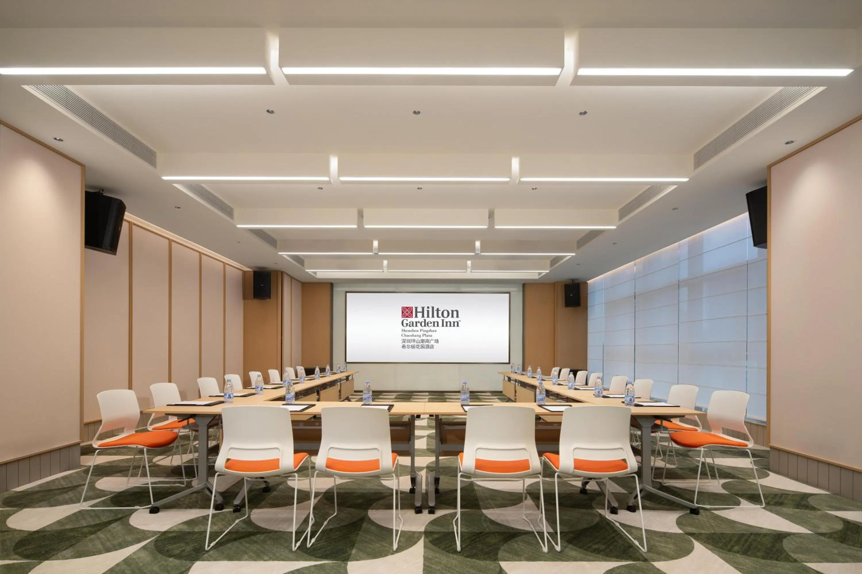 Meeting/conference room in Hilton Garden Inn Shenzhen Pingshan Chaoshang Plaza