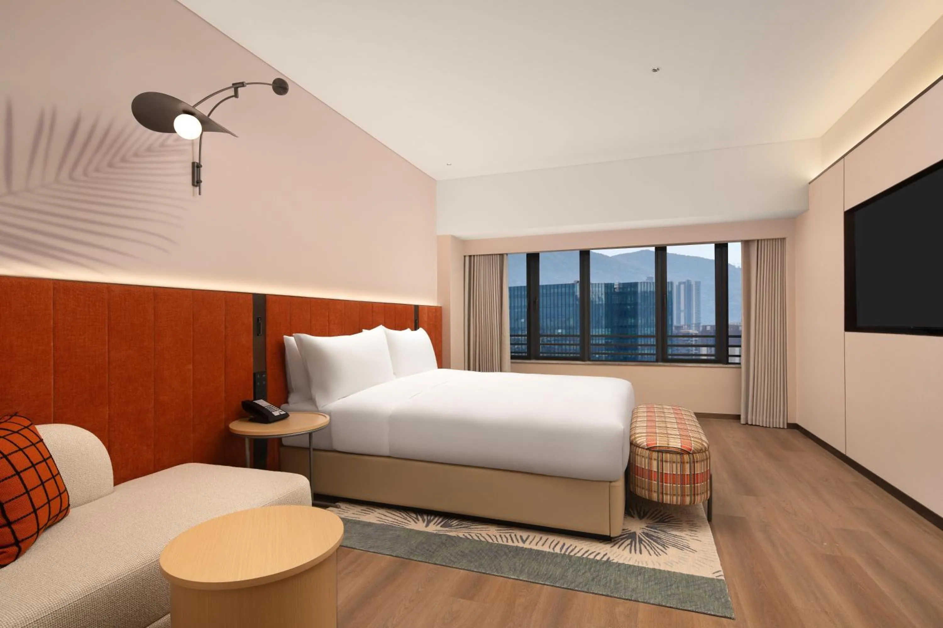 Bed in Hilton Garden Inn Shenzhen Pingshan Chaoshang Plaza