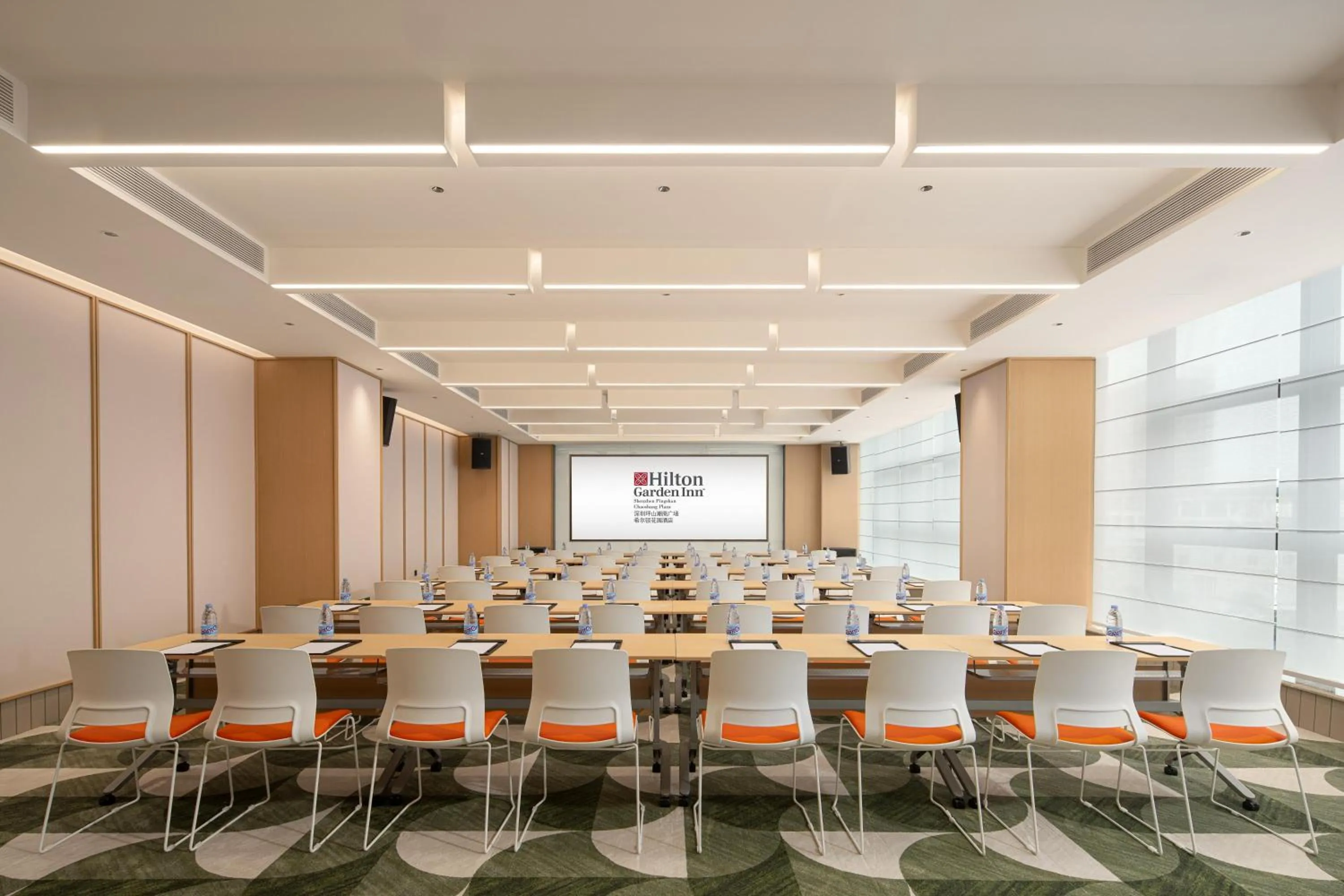 Meeting/conference room in Hilton Garden Inn Shenzhen Pingshan Chaoshang Plaza