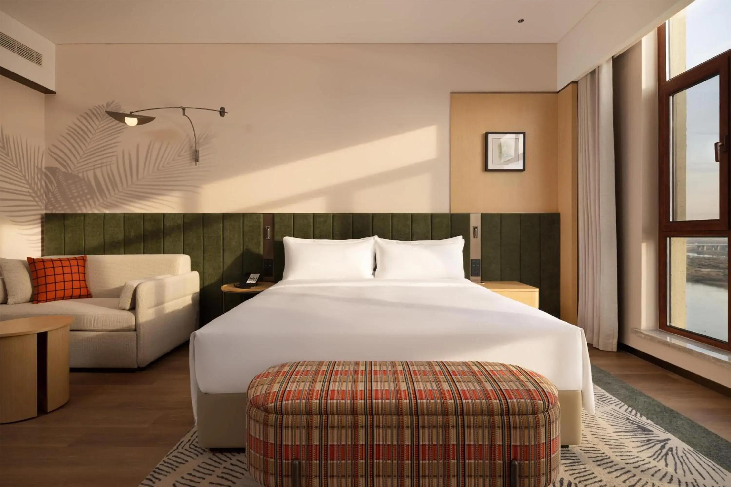 Deluxe King Room with River View in Hilton Garden Inn Songyuan Ningjiang Deluxe King Room with River View in Hilton Garden Inn Songyuan Ningjiang