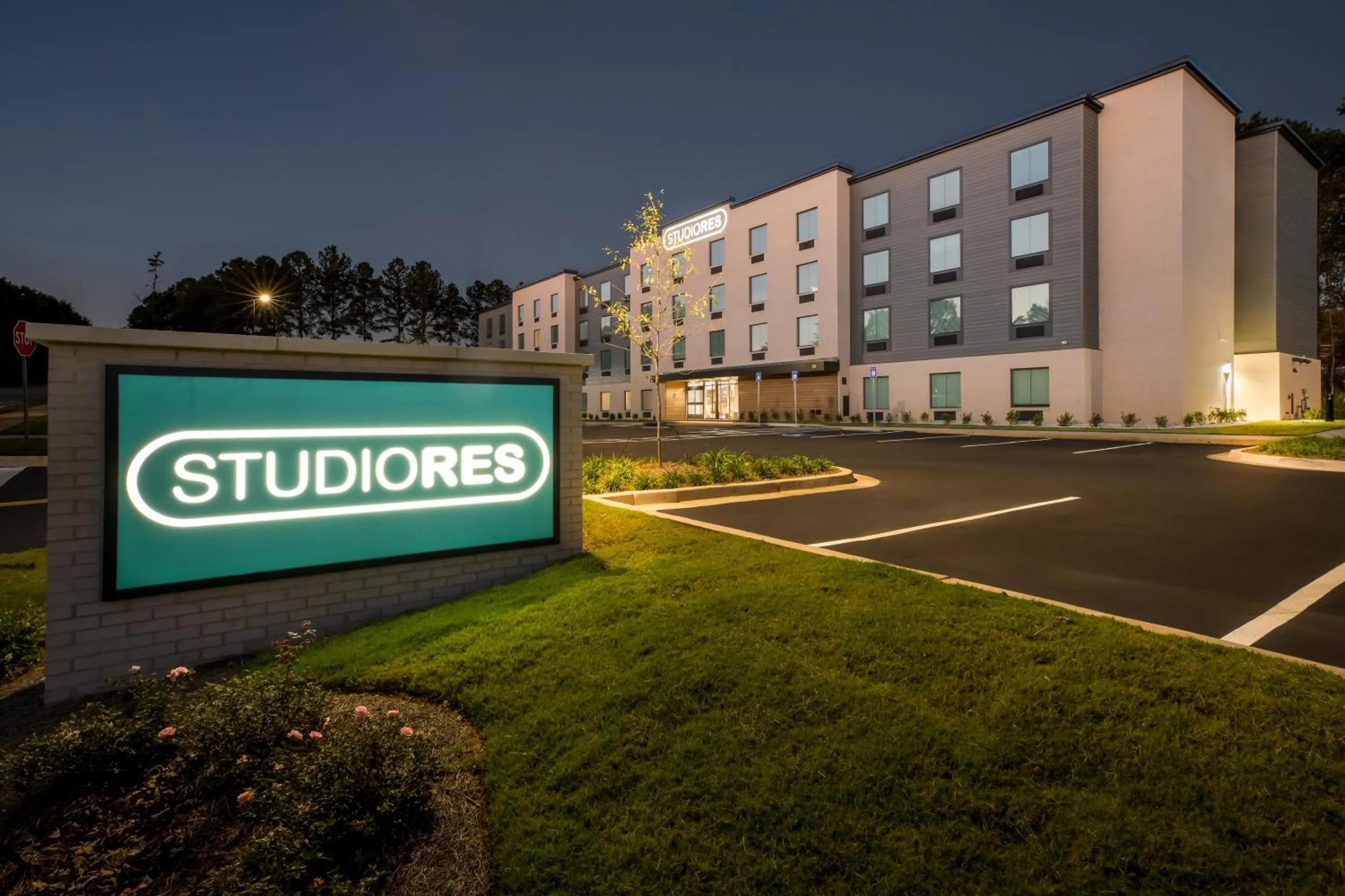 Property building in StudioRes by Marriott Newnan