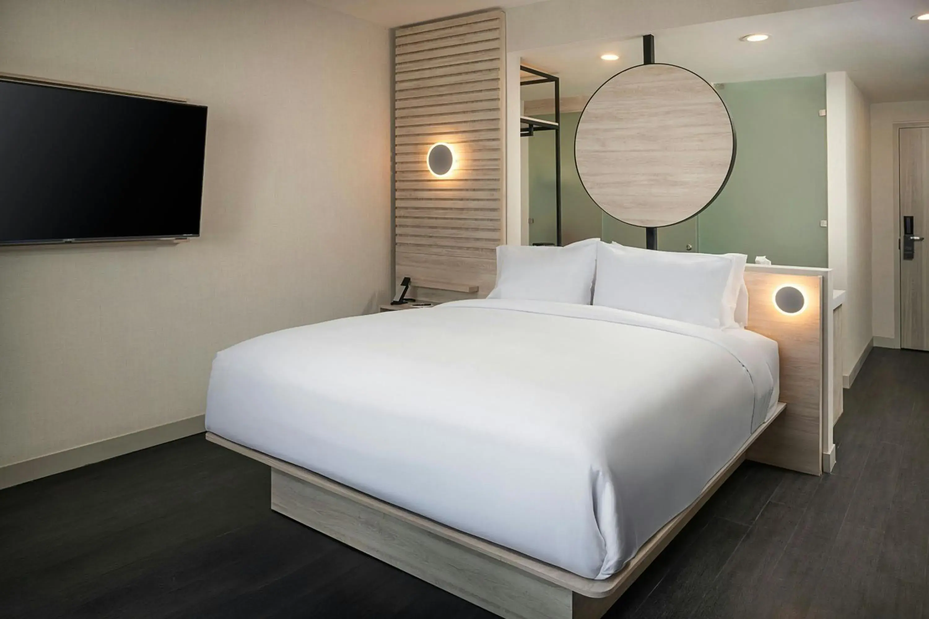 Metro King Room with City View in AC Hotel by Marriott San Luis Potosi Metro King Room with City View in AC Hotel by Marriott San Luis Potosi