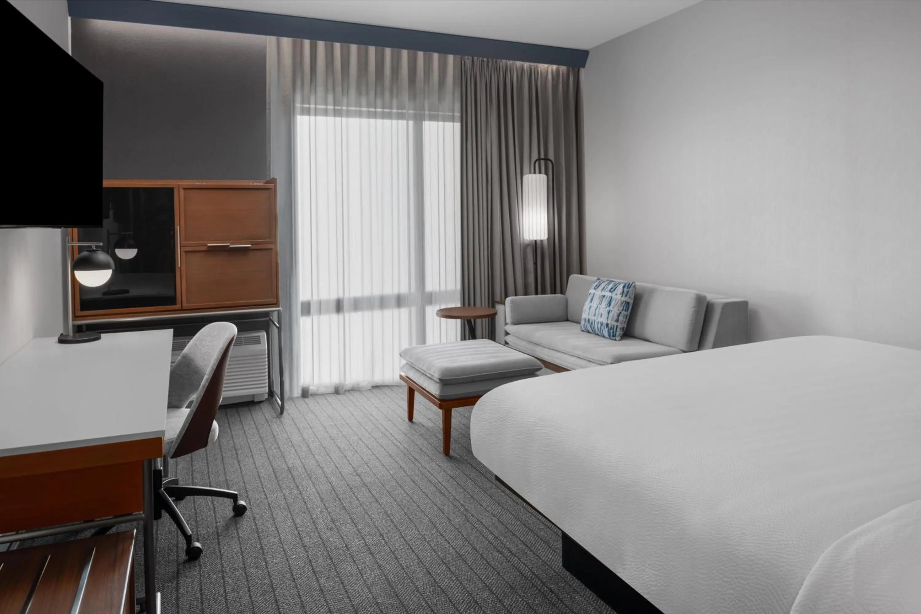 Bed in Courtyard by Marriott Woodland