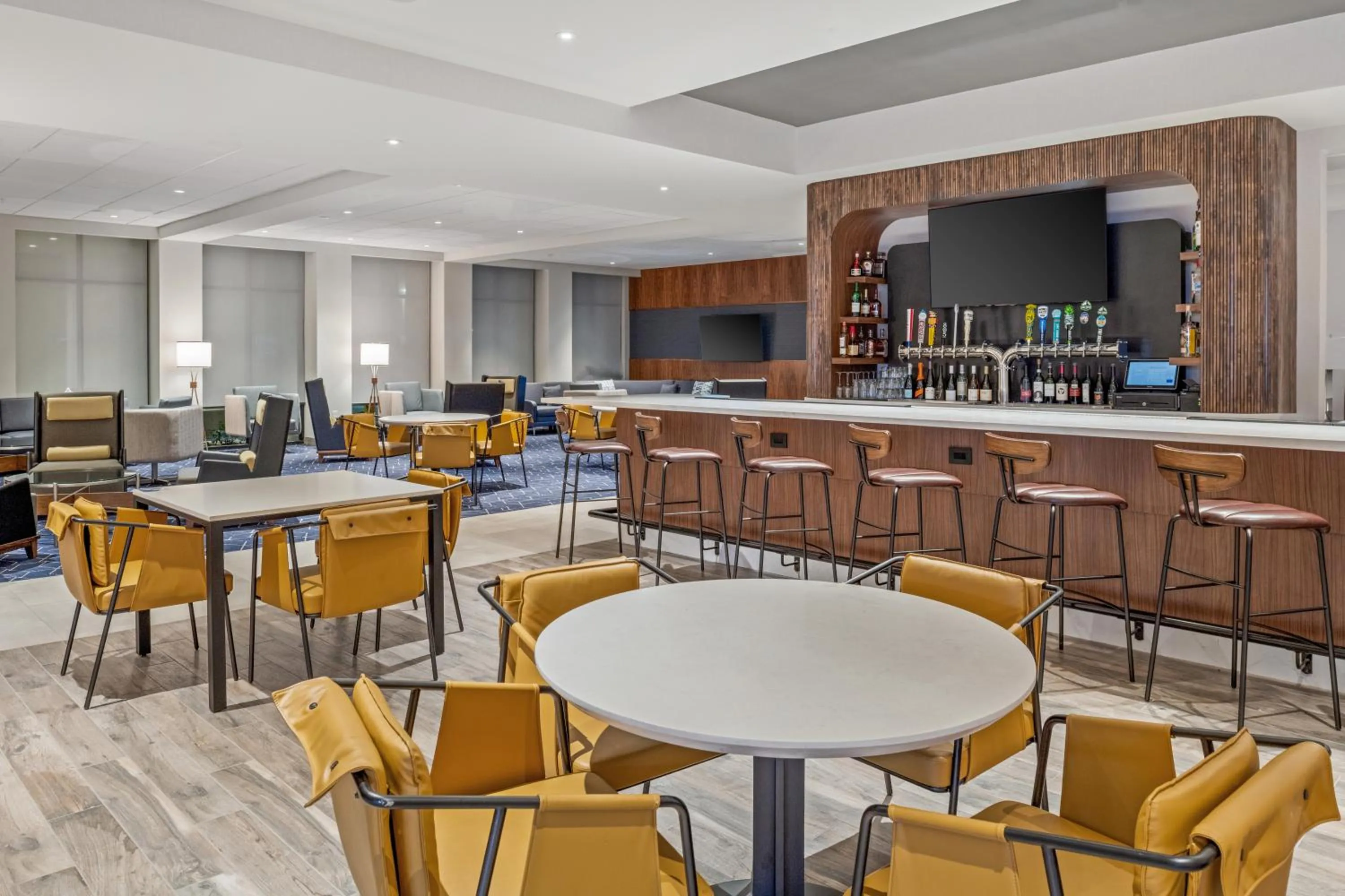 Restaurant/places to eat in Courtyard by Marriott Woodland