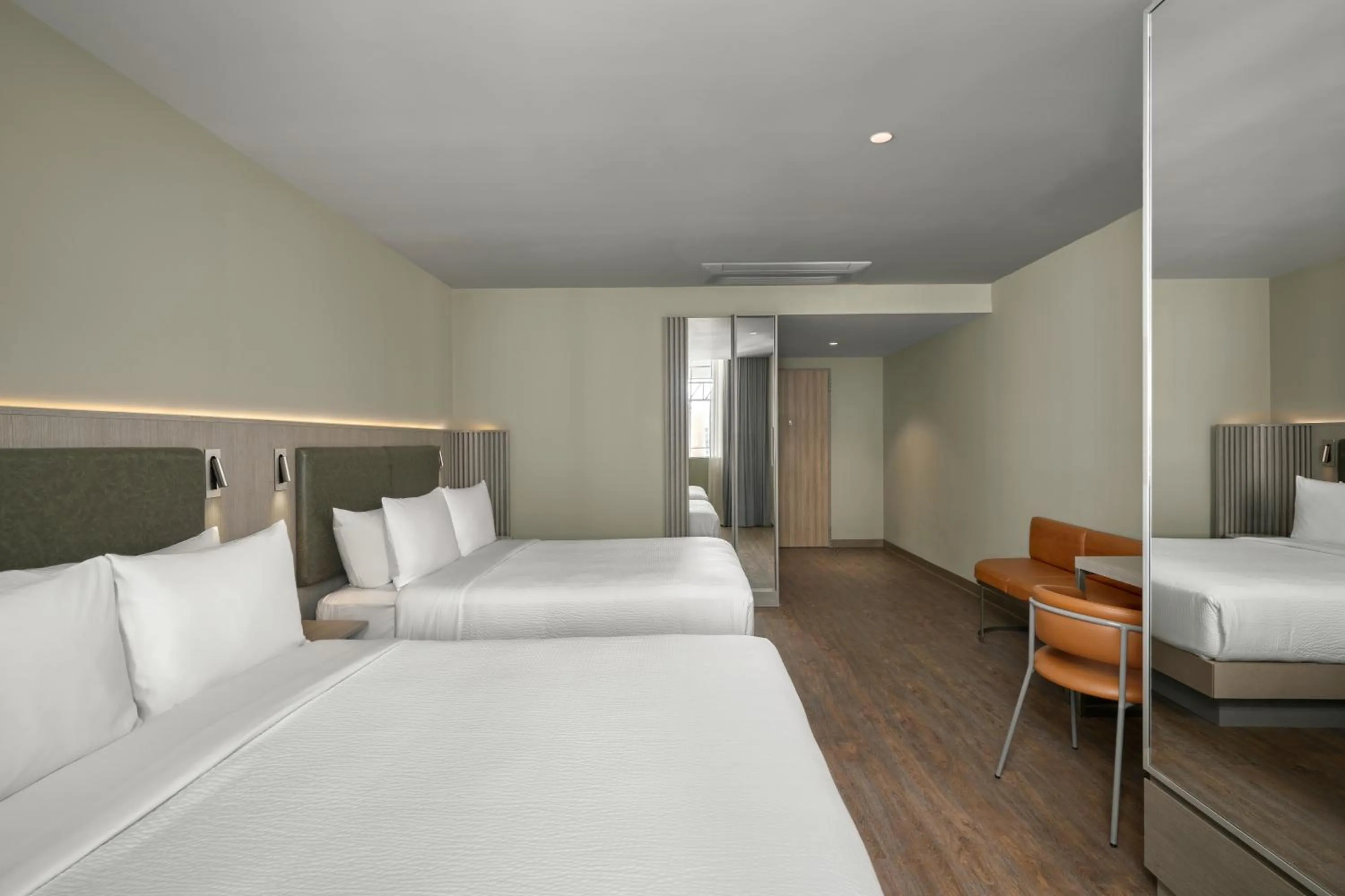 Bed in Courtyard by Marriott Quito Airport