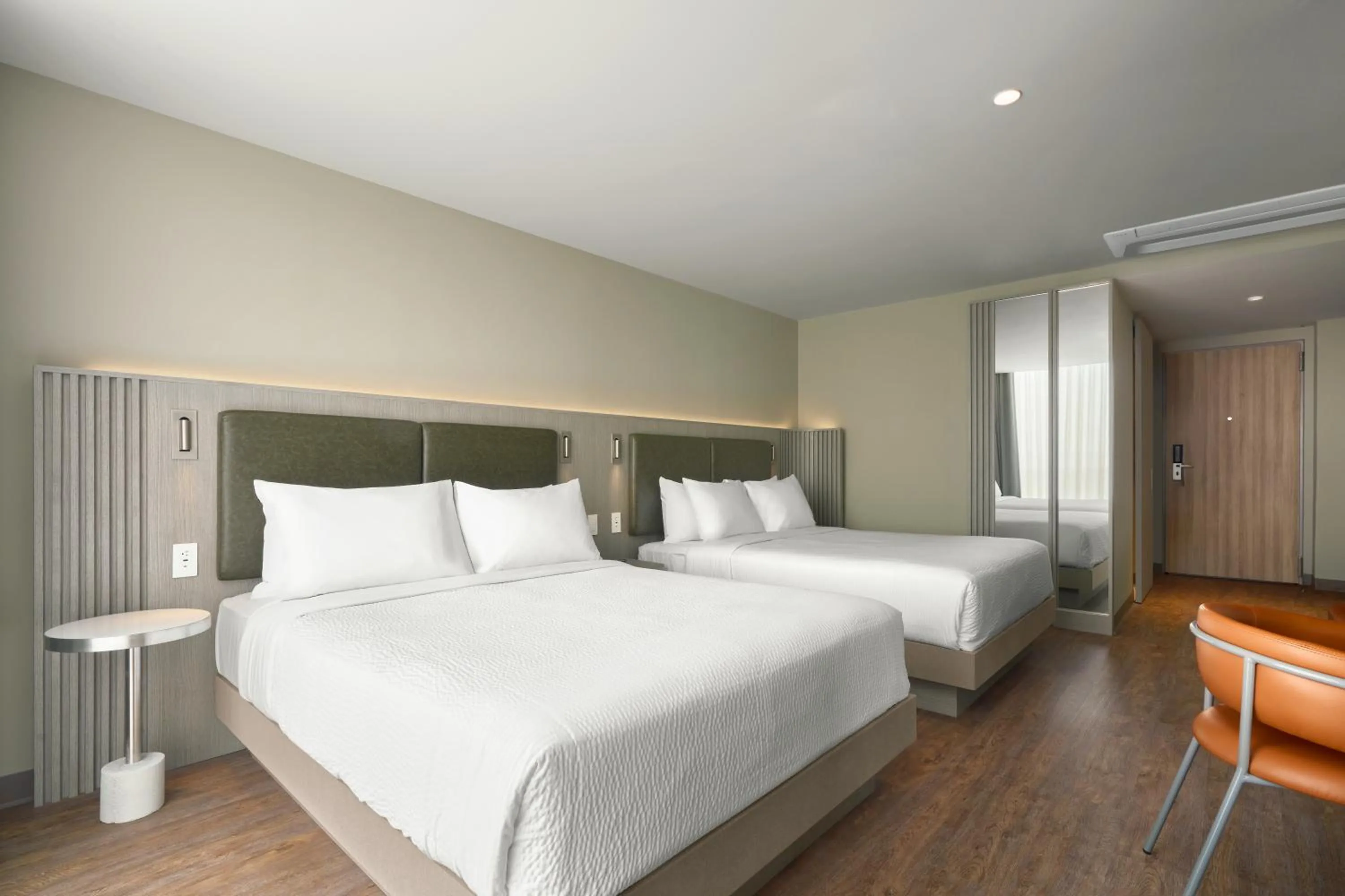 Bed in Courtyard by Marriott Quito Airport
