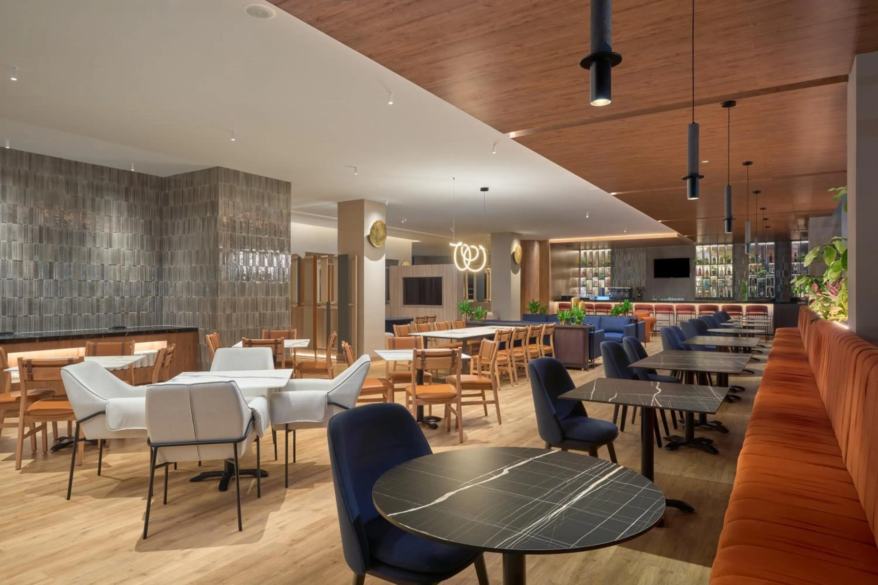 Restaurant/places to eat in Courtyard by Marriott Quito Airport