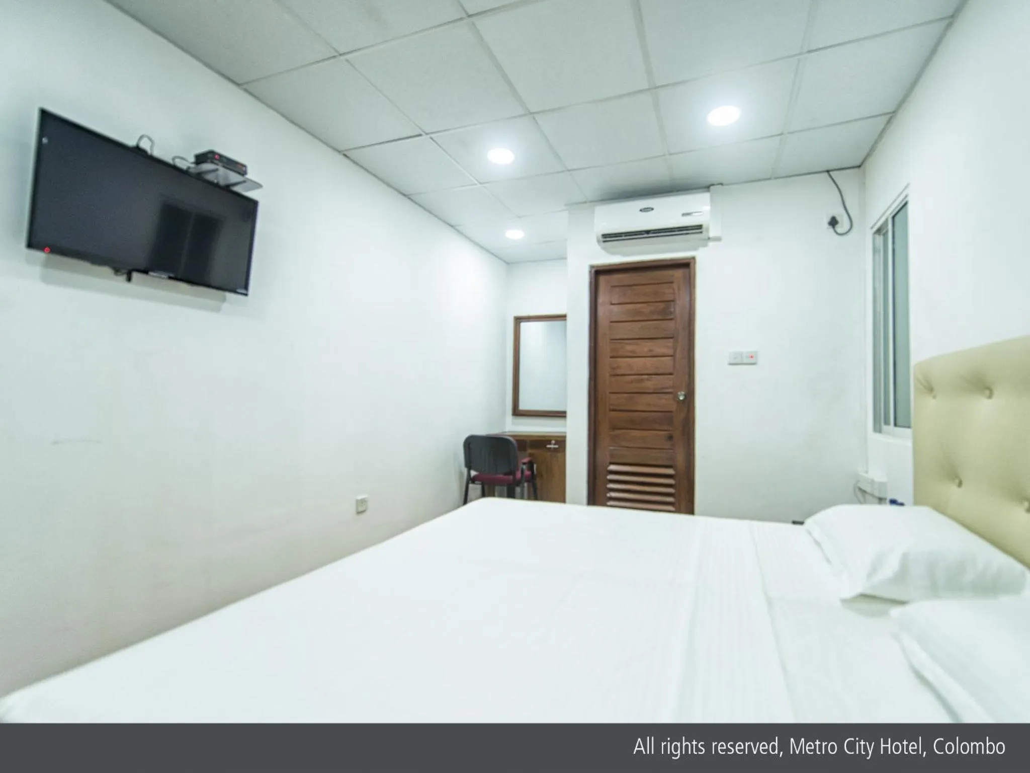 Bedroom, Bed in Metro City Hotel