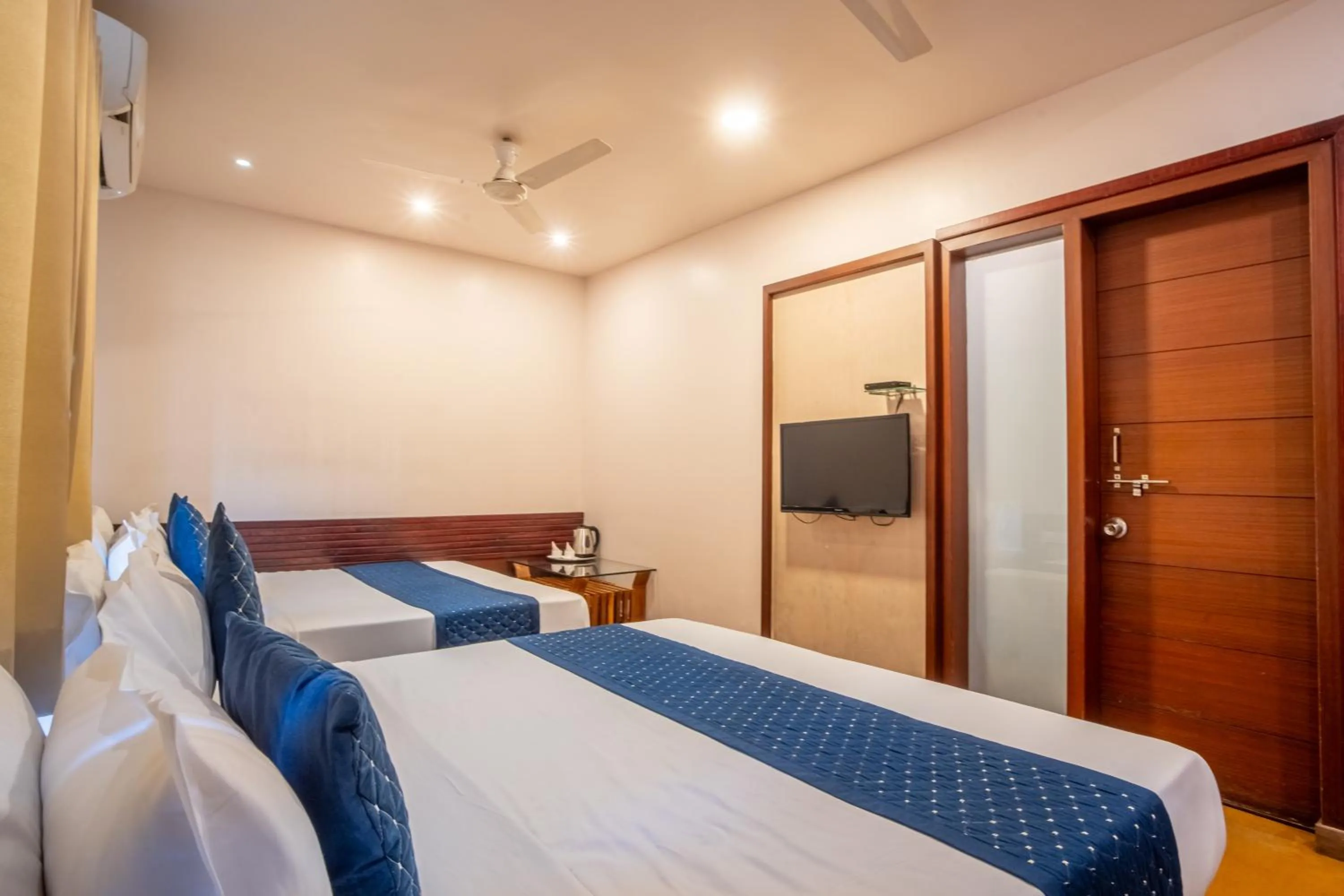 Bedroom, Bed in Uddhav Vilas A Family Hotel