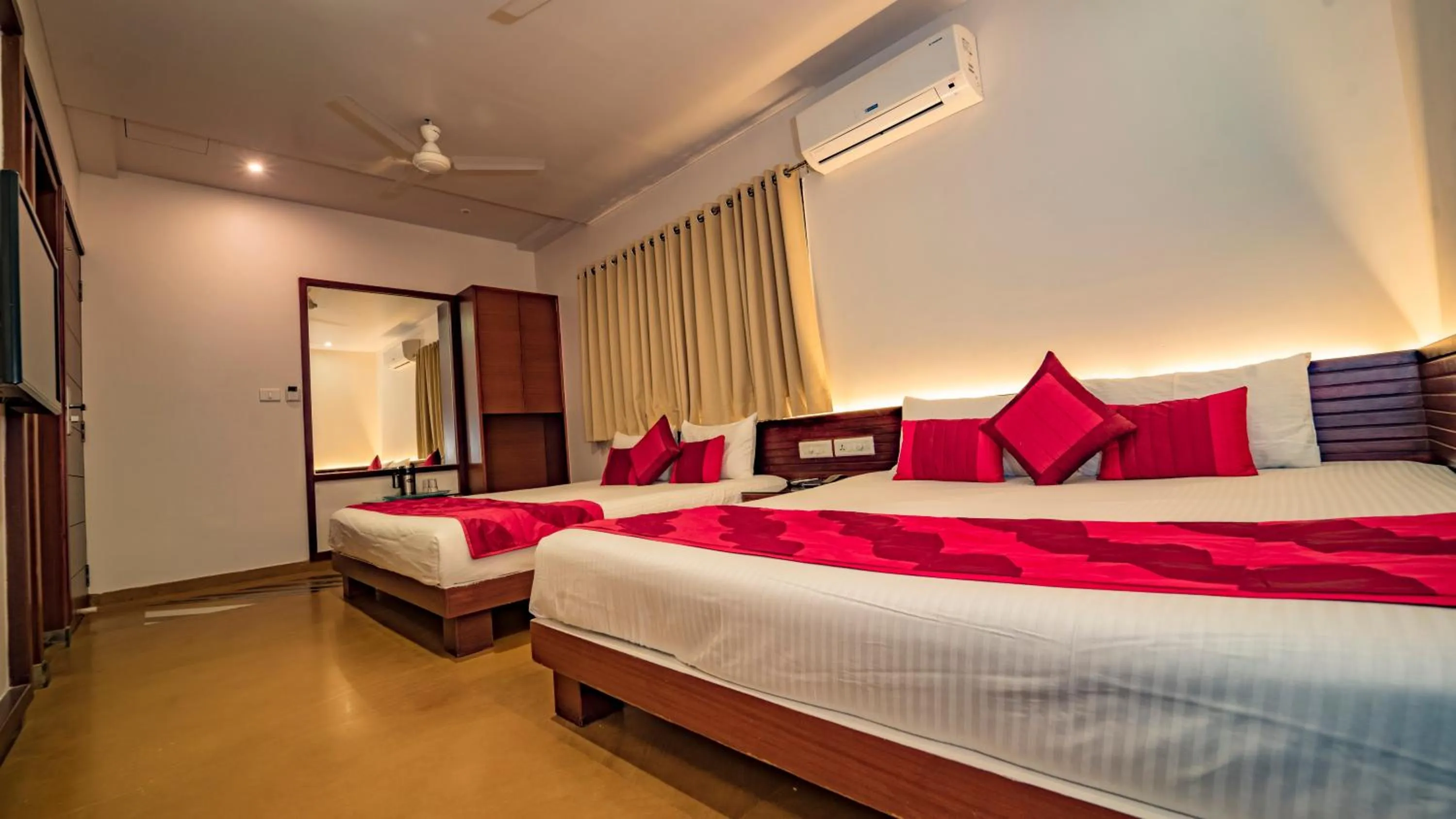 Bedroom, Bed in Uddhav Vilas A Family Hotel