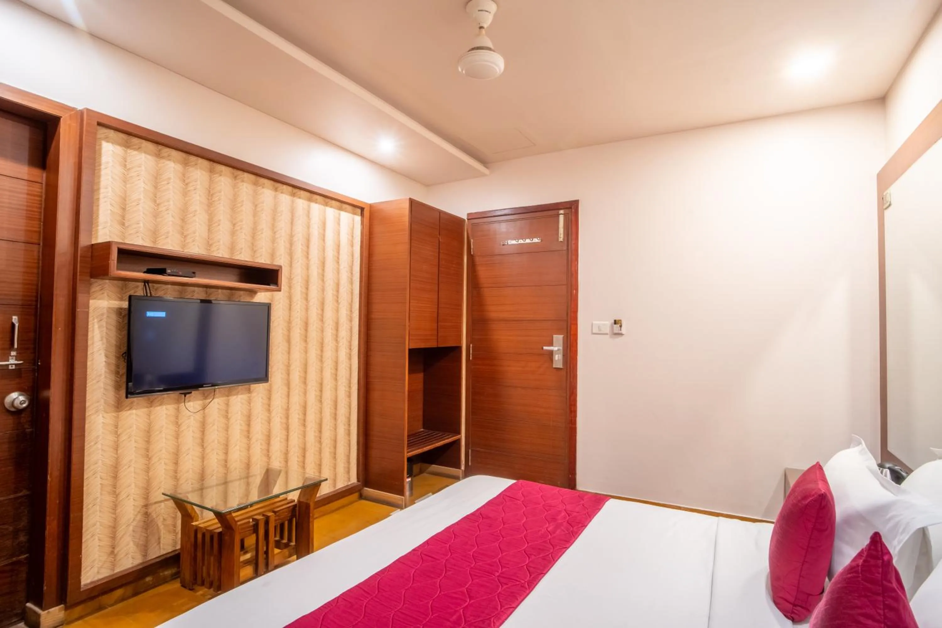 Bedroom, Bed in Uddhav Vilas A Family Hotel