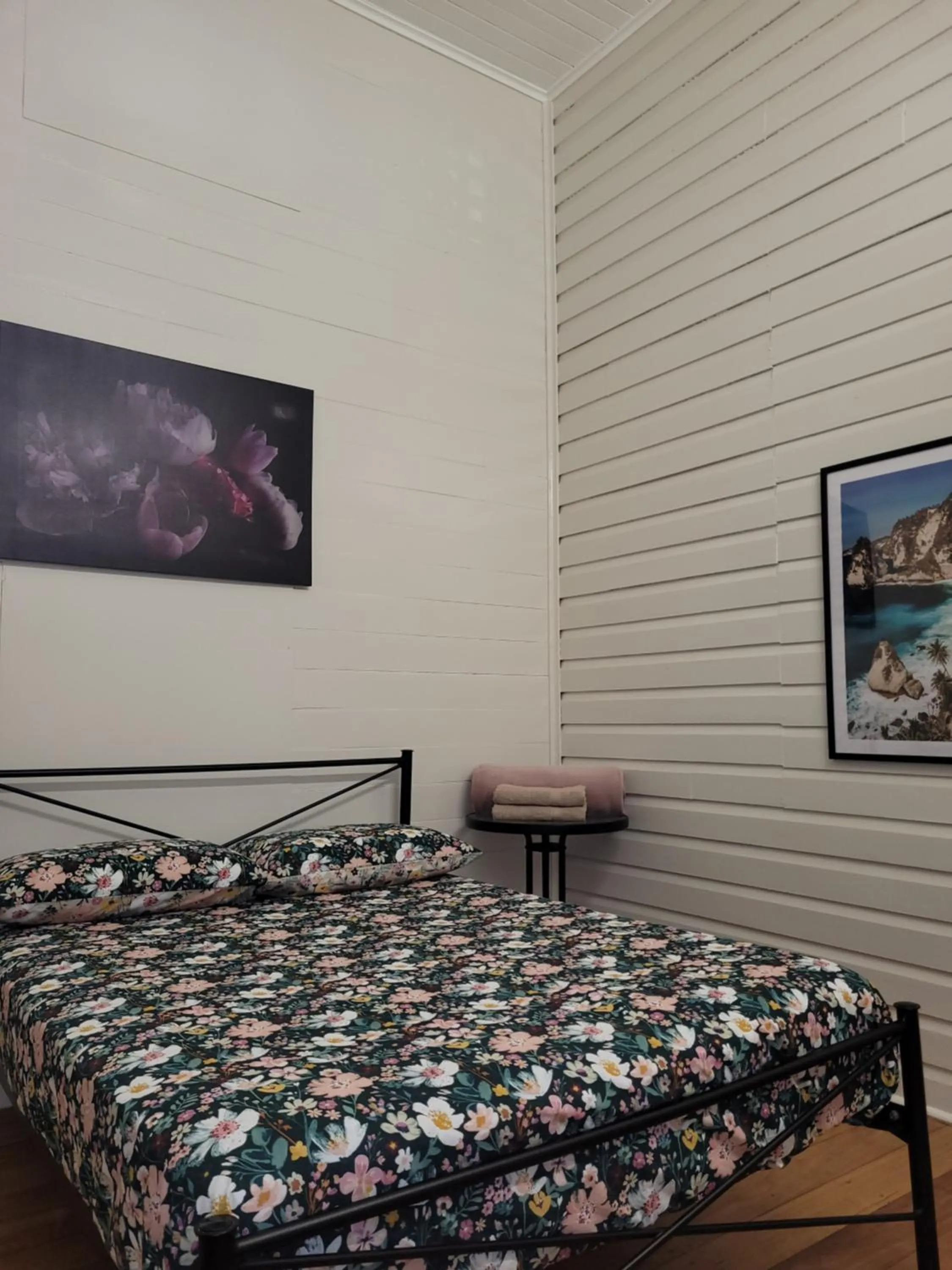 Property building, Bed in Travellers Paradise