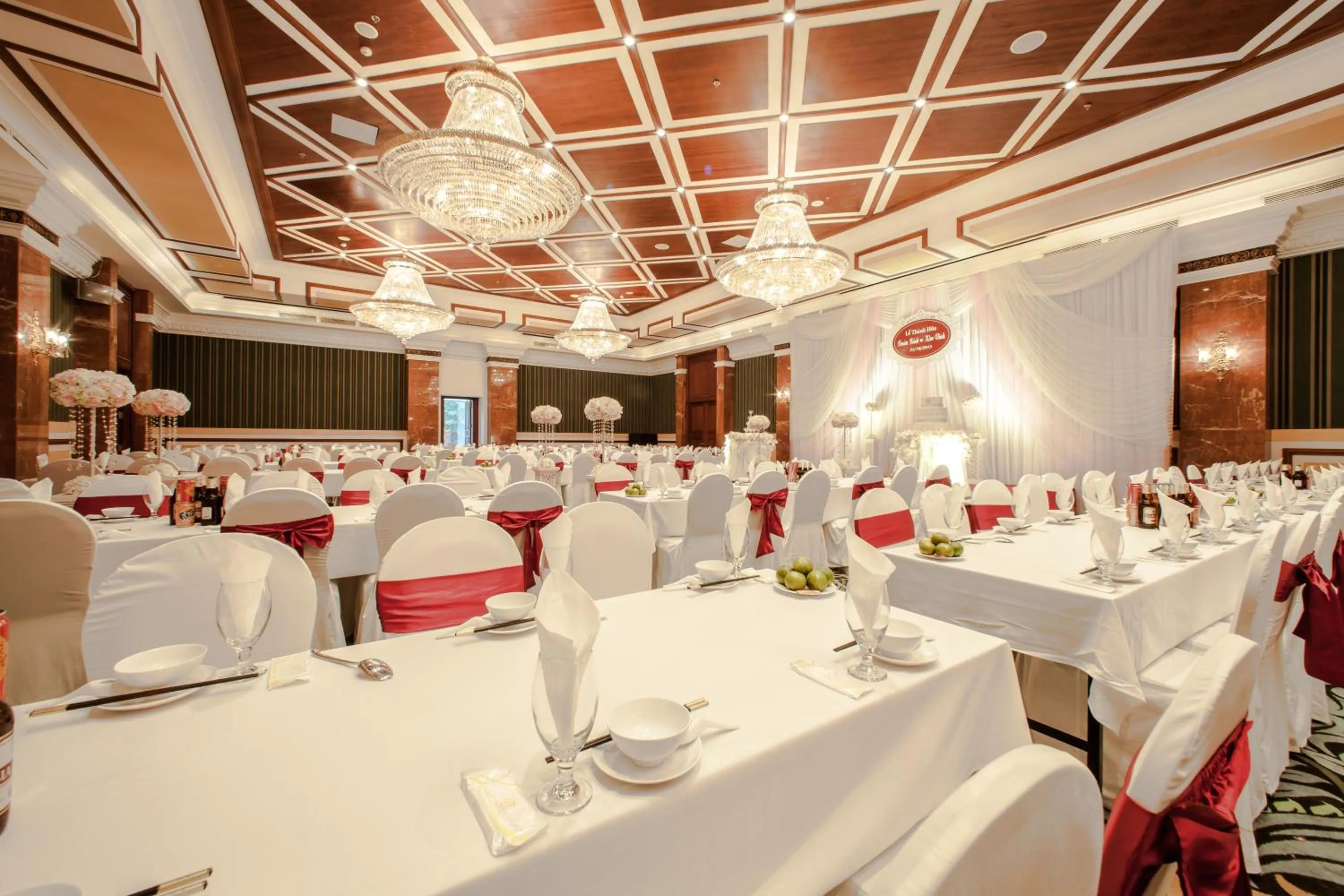 Banquet/Function facilities in Army Hotel