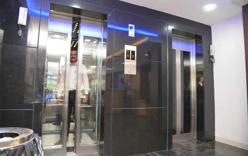 Facade/entrance in Hotel ABM International