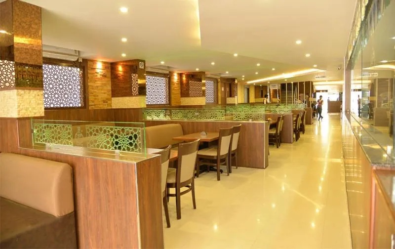Restaurant/places to eat in Hotel ABM International