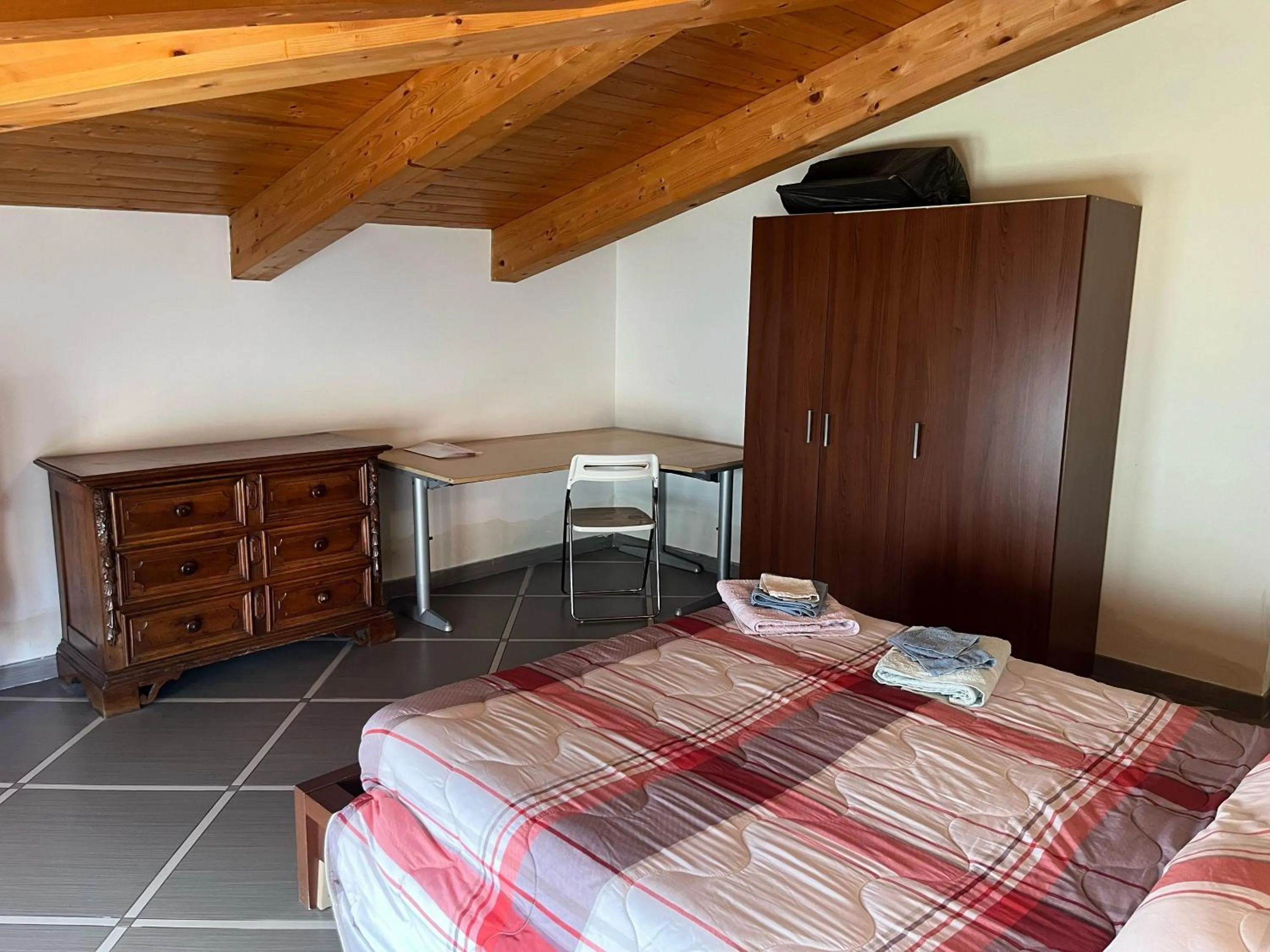 Bed in Appartamento via Giorgio Canale 72