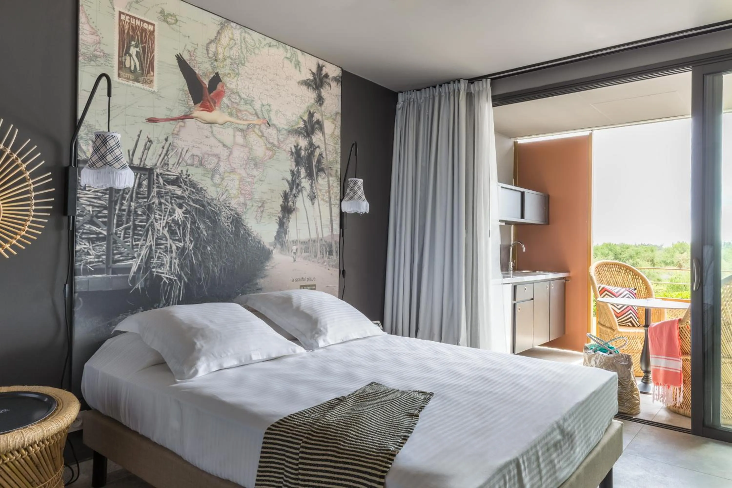 Bed in Dina Morgabine Saint Gilles