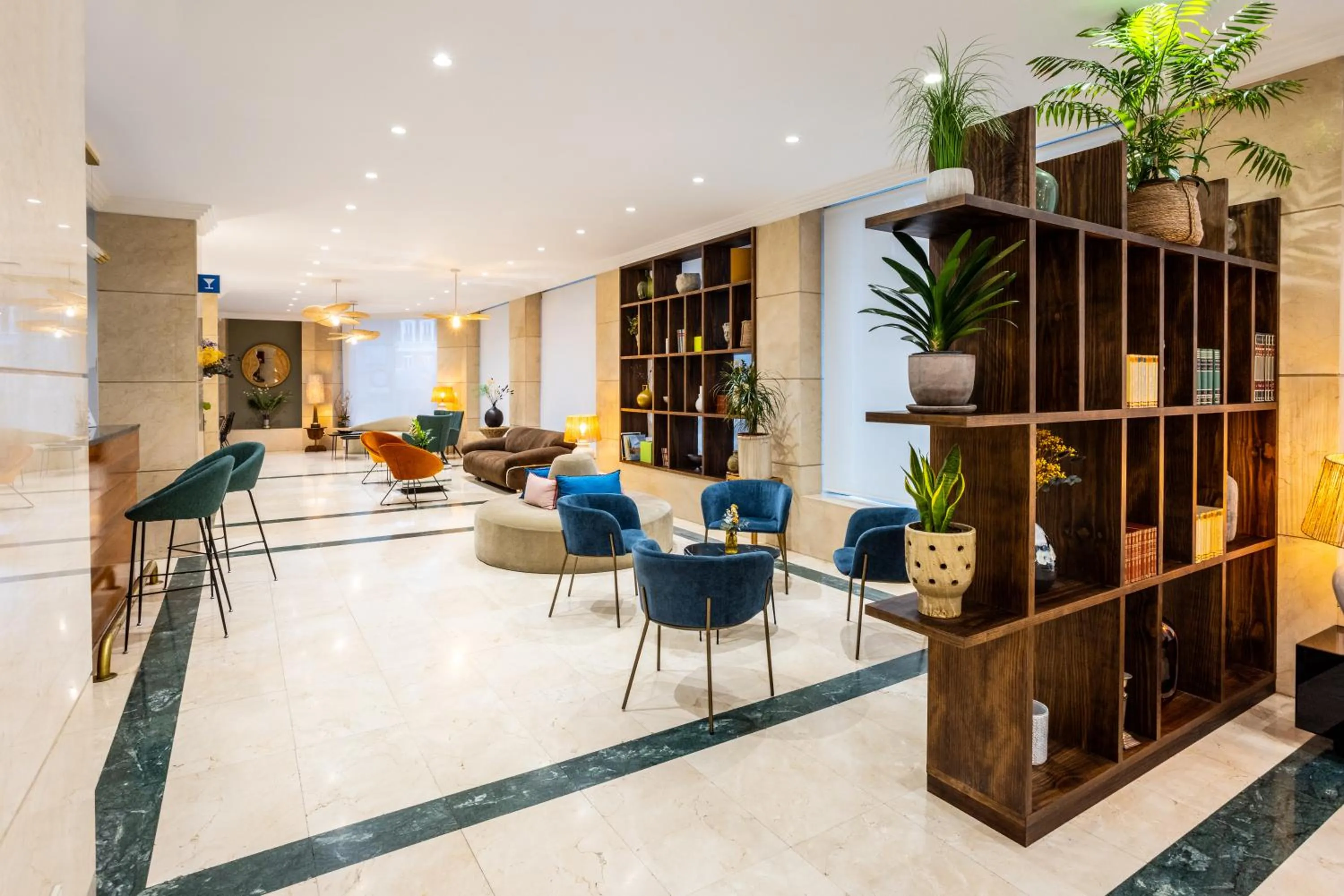 Living room in Hotel Casón del Tormes by HappyCulture