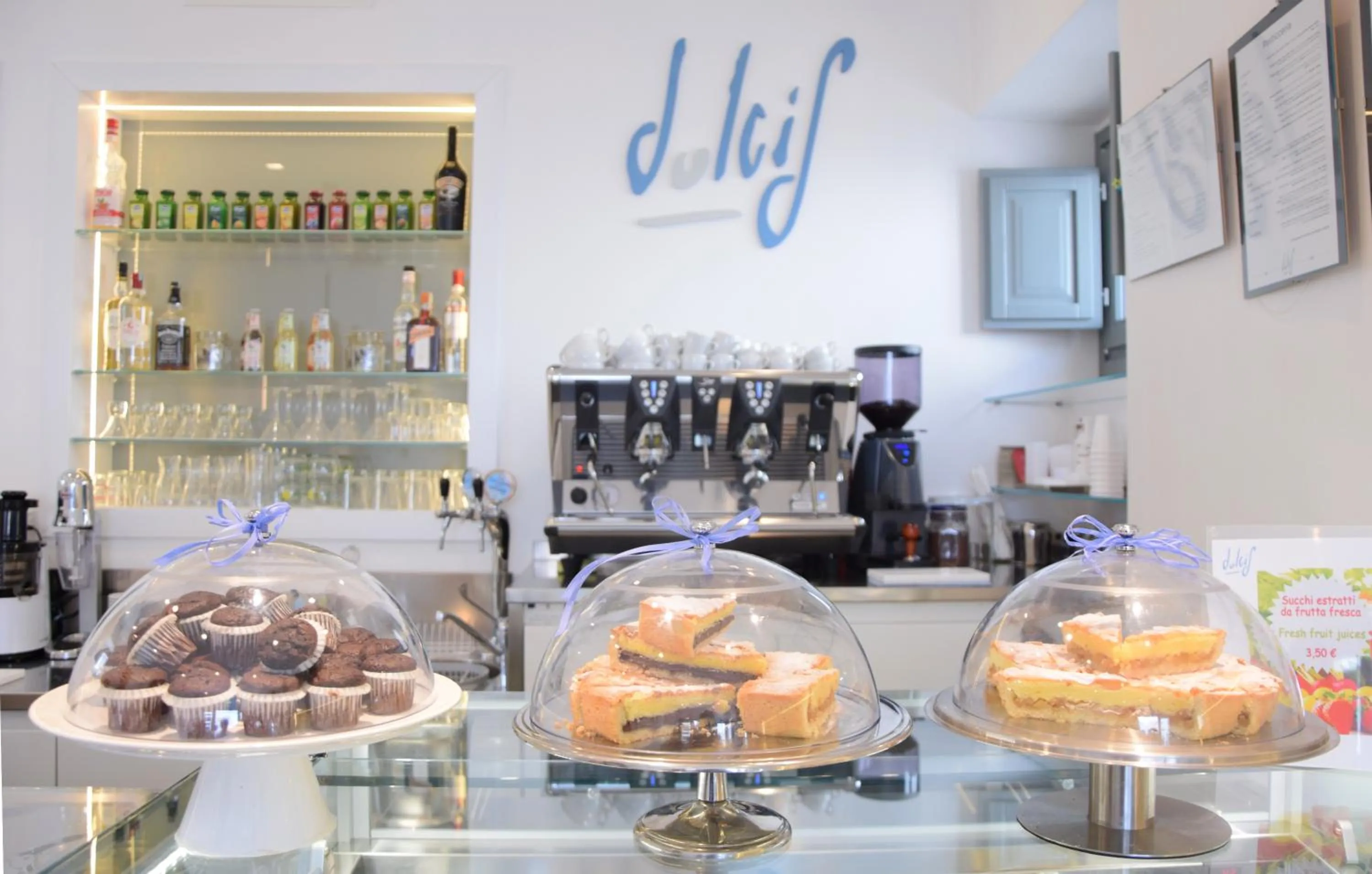 Lounge or bar in Corte Trullo Sovrano B&B