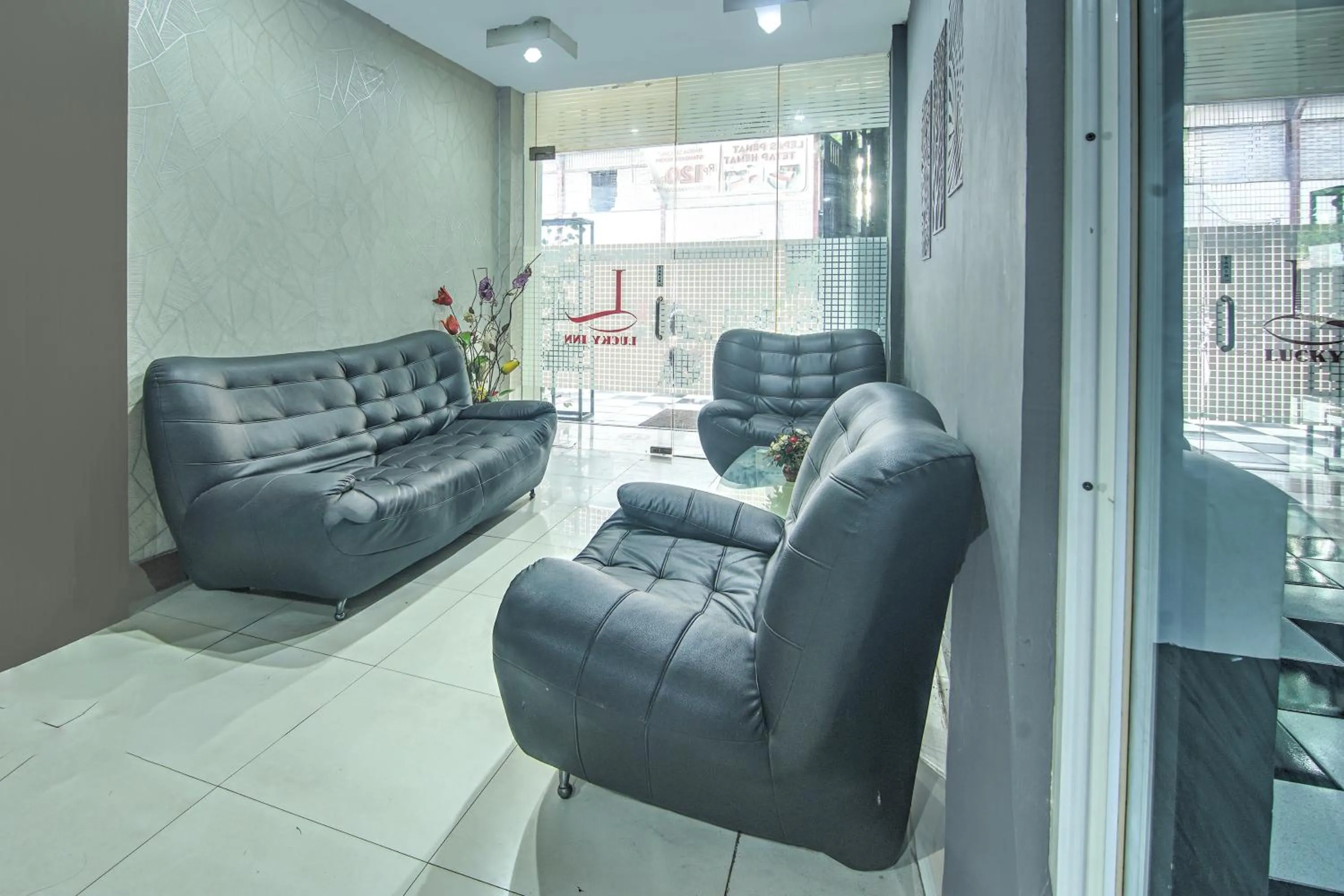 Seating area in Hotel O Makassar near Mall Panakukang formerly Hotel Lucky Inn Makassar