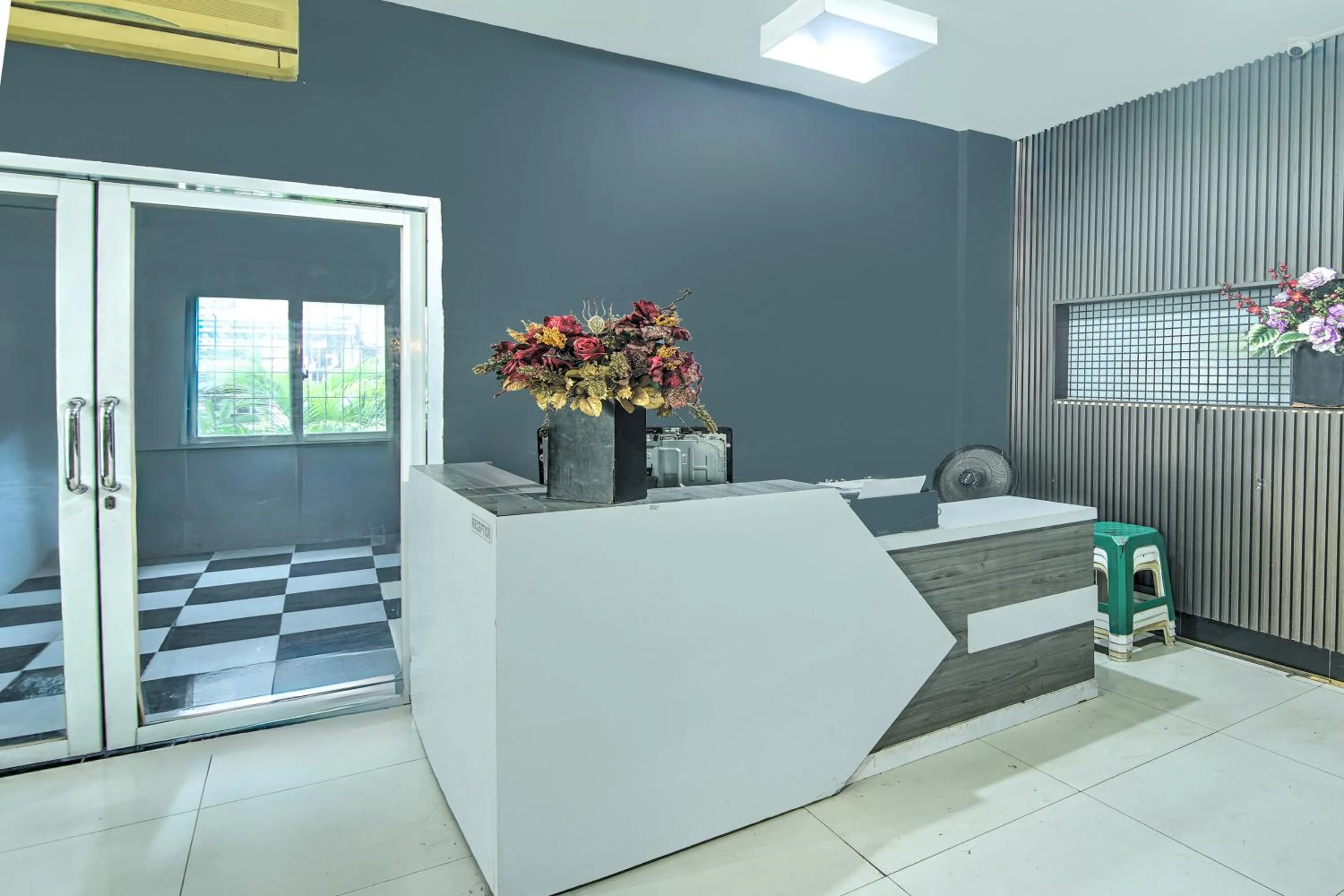 Lobby or reception in Hotel O Makassar near Mall Panakukang formerly Hotel Lucky Inn Makassar