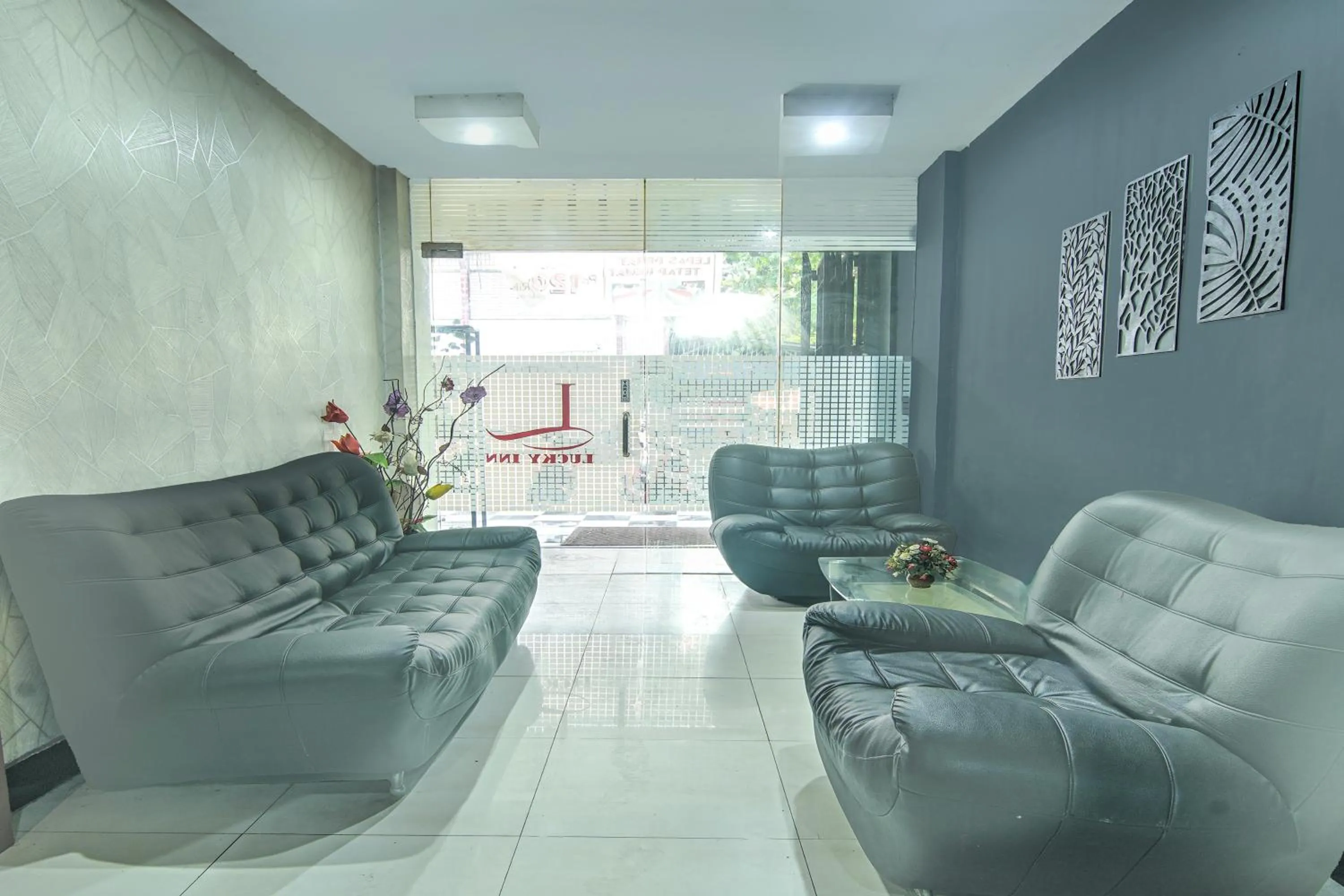 Seating area in Hotel O Makassar near Mall Panakukang formerly Hotel Lucky Inn Makassar