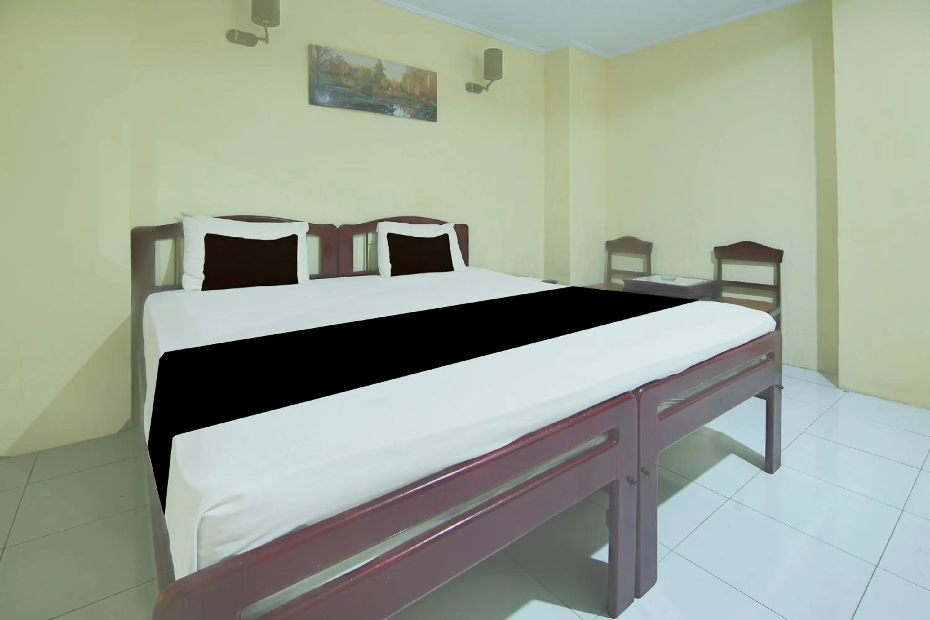 Standard Double Room in Hotel O Makassar near Pantai Losari formerly Hotel Tiara Sari