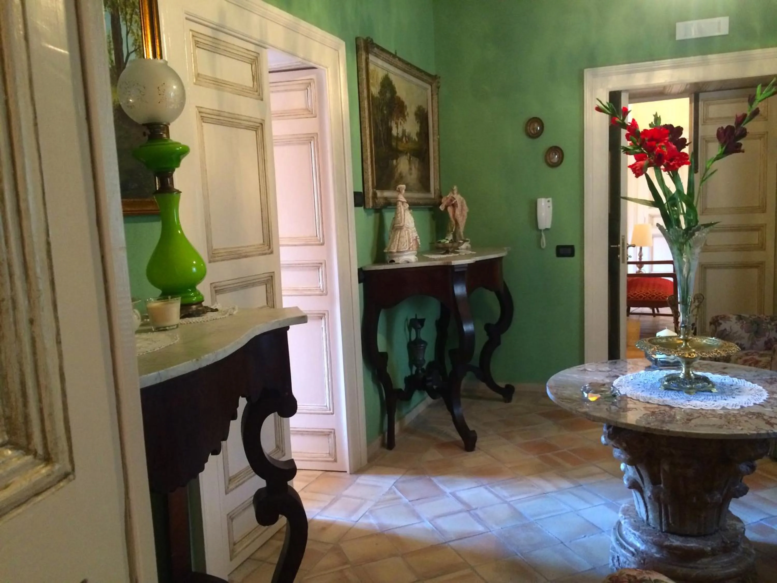 Living room in Palazzo Cutrufelli