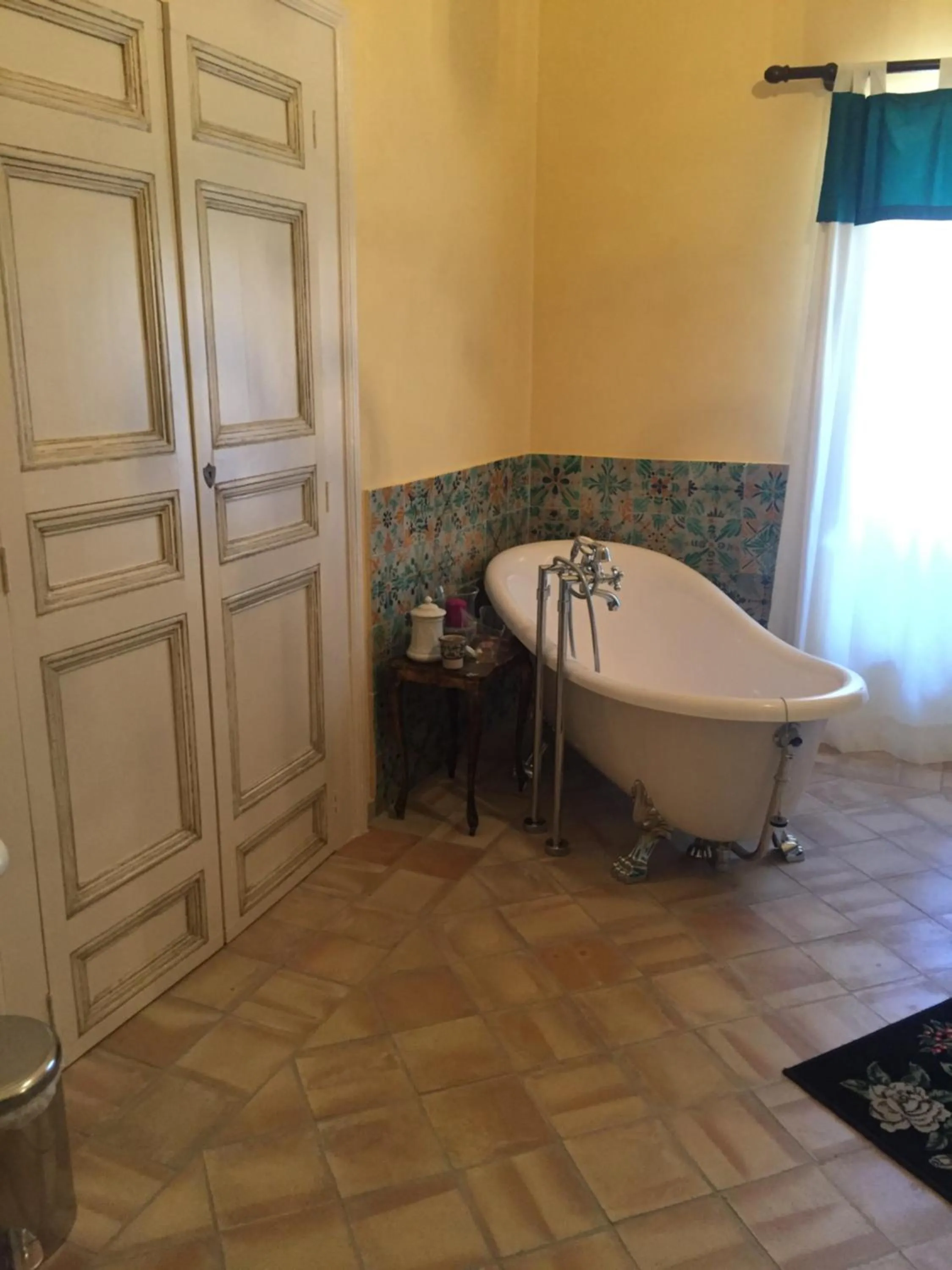 Bathroom in Palazzo Cutrufelli