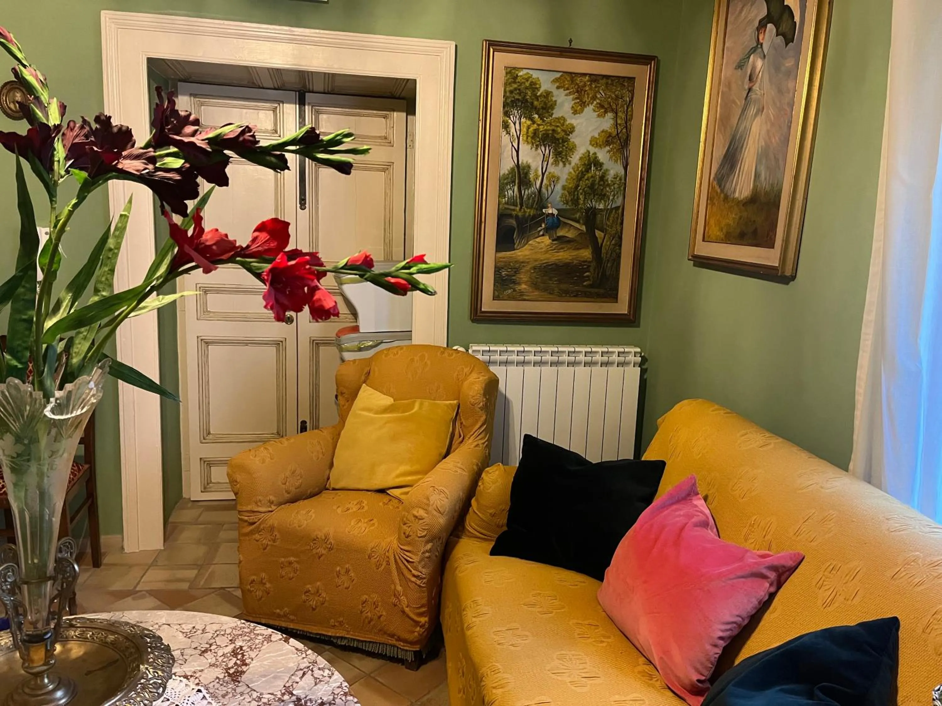 Living room in Palazzo Cutrufelli