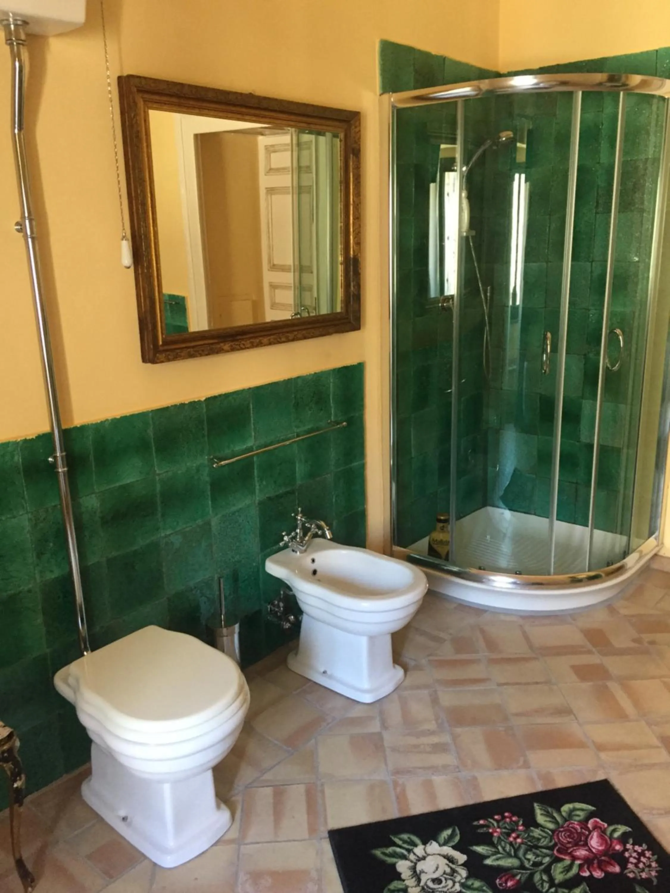 Shower in Palazzo Cutrufelli