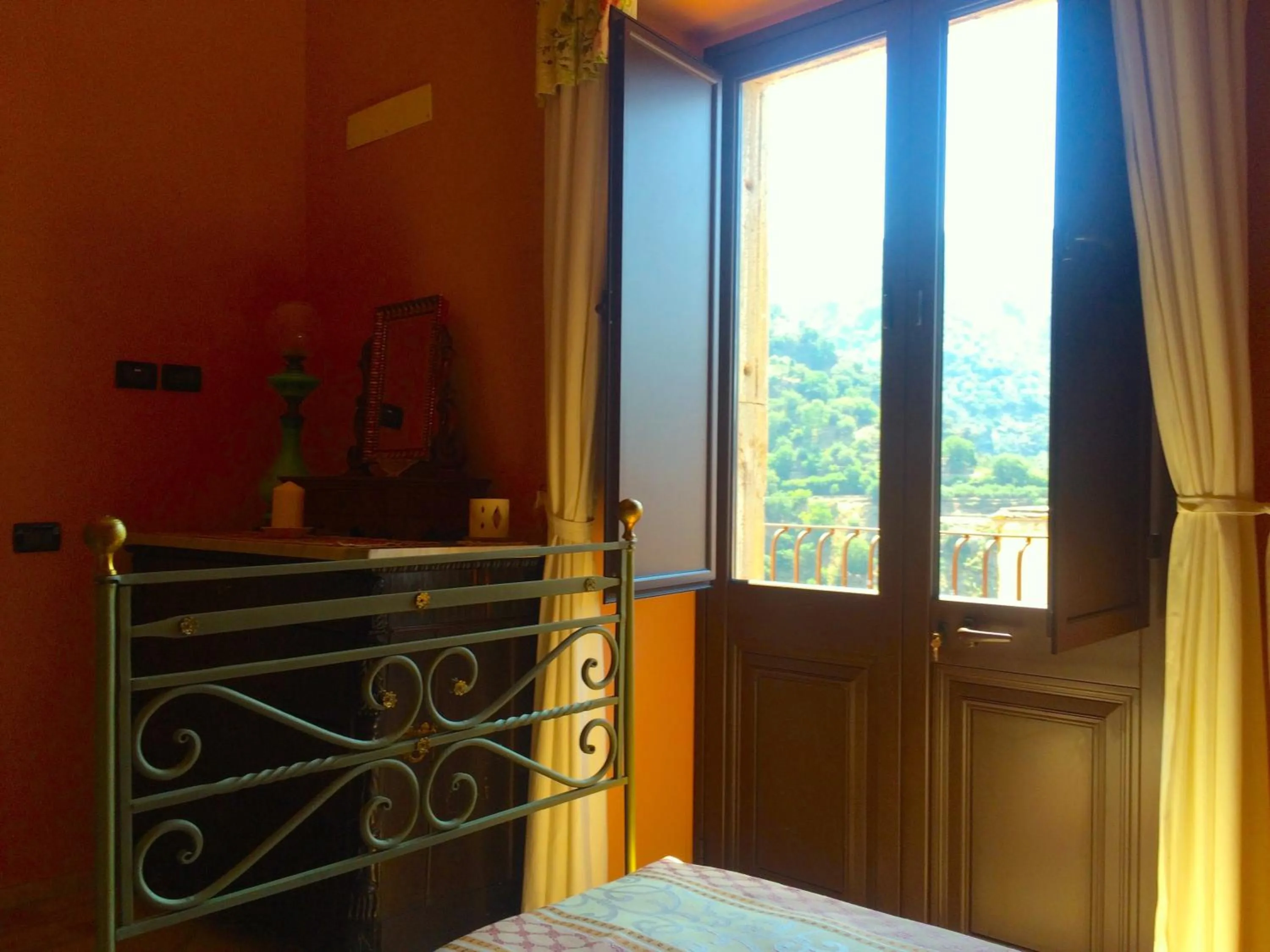 Bedroom, Bed in Palazzo Cutrufelli