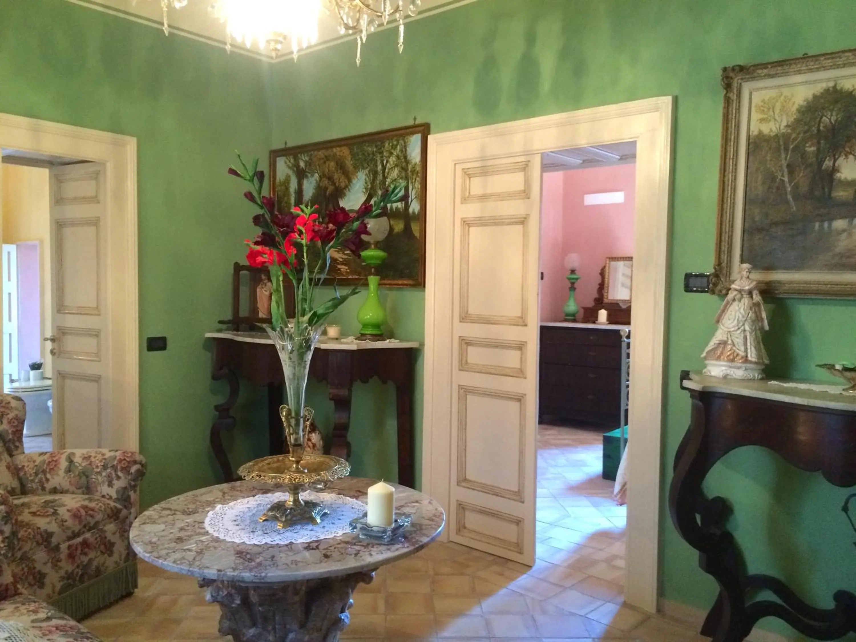 Living room in Palazzo Cutrufelli