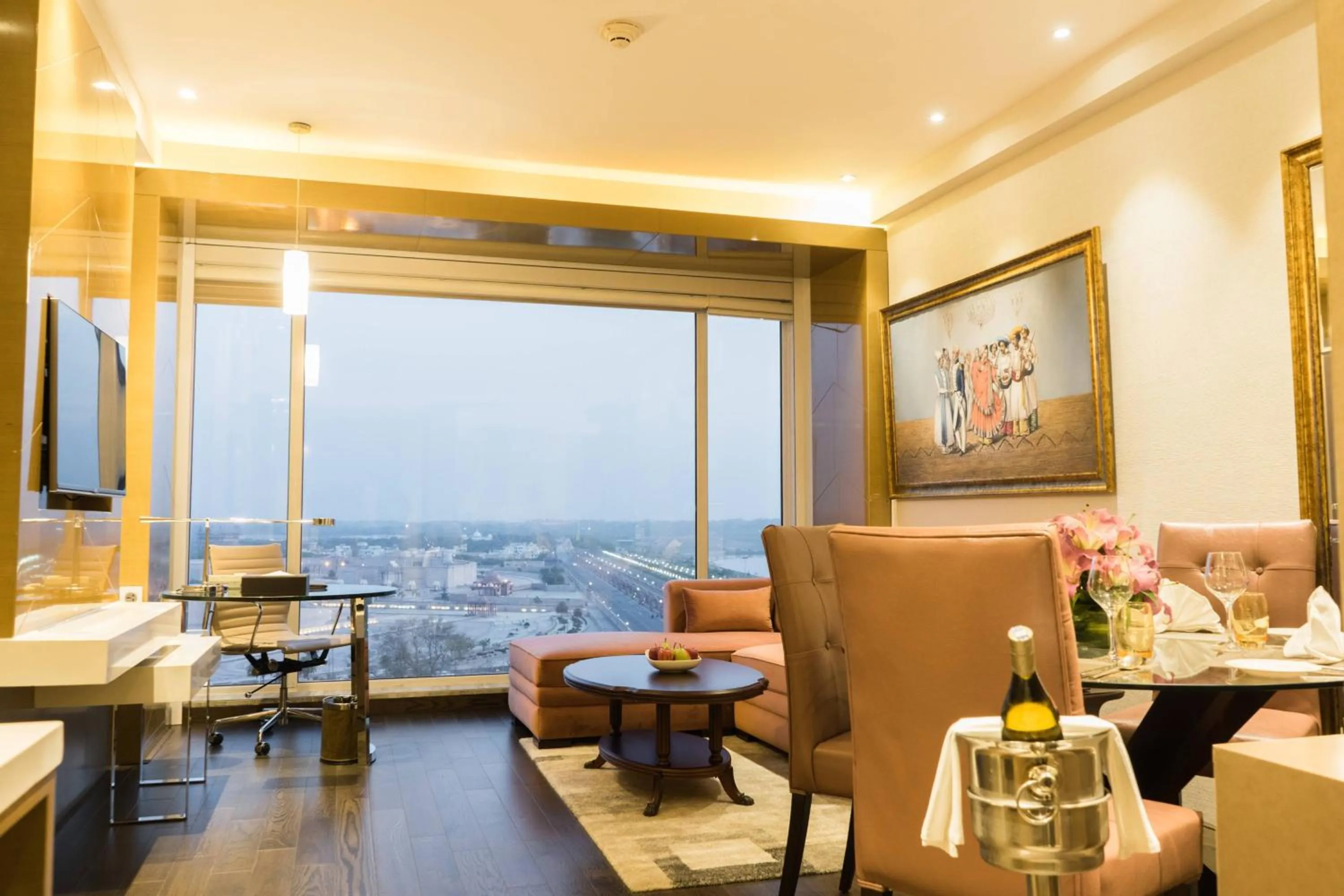 Bedroom in Renaissance Lucknow Hotel, Gomti Nagar