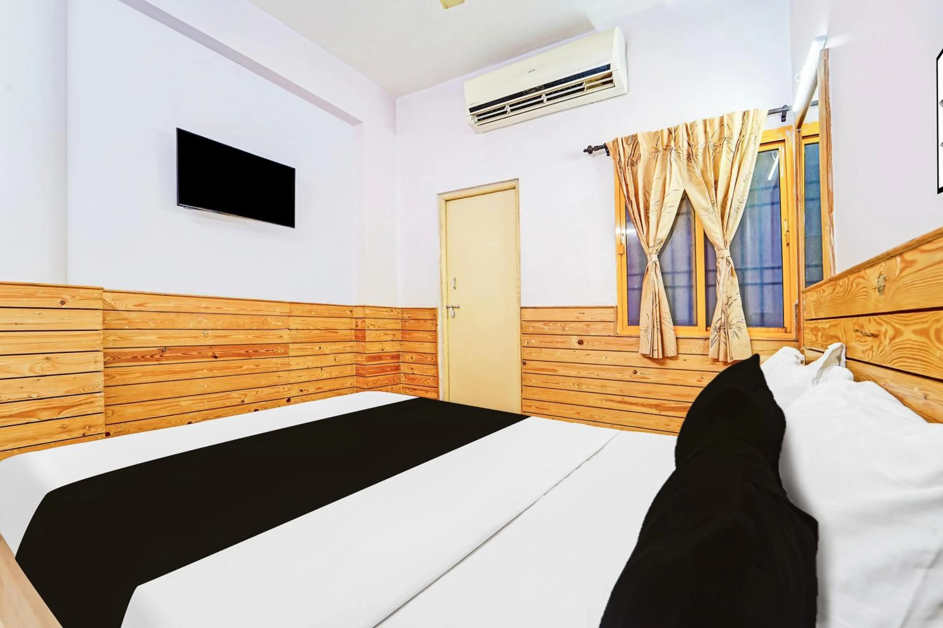 Bedroom, Bed in Super Hotel O Namakkal