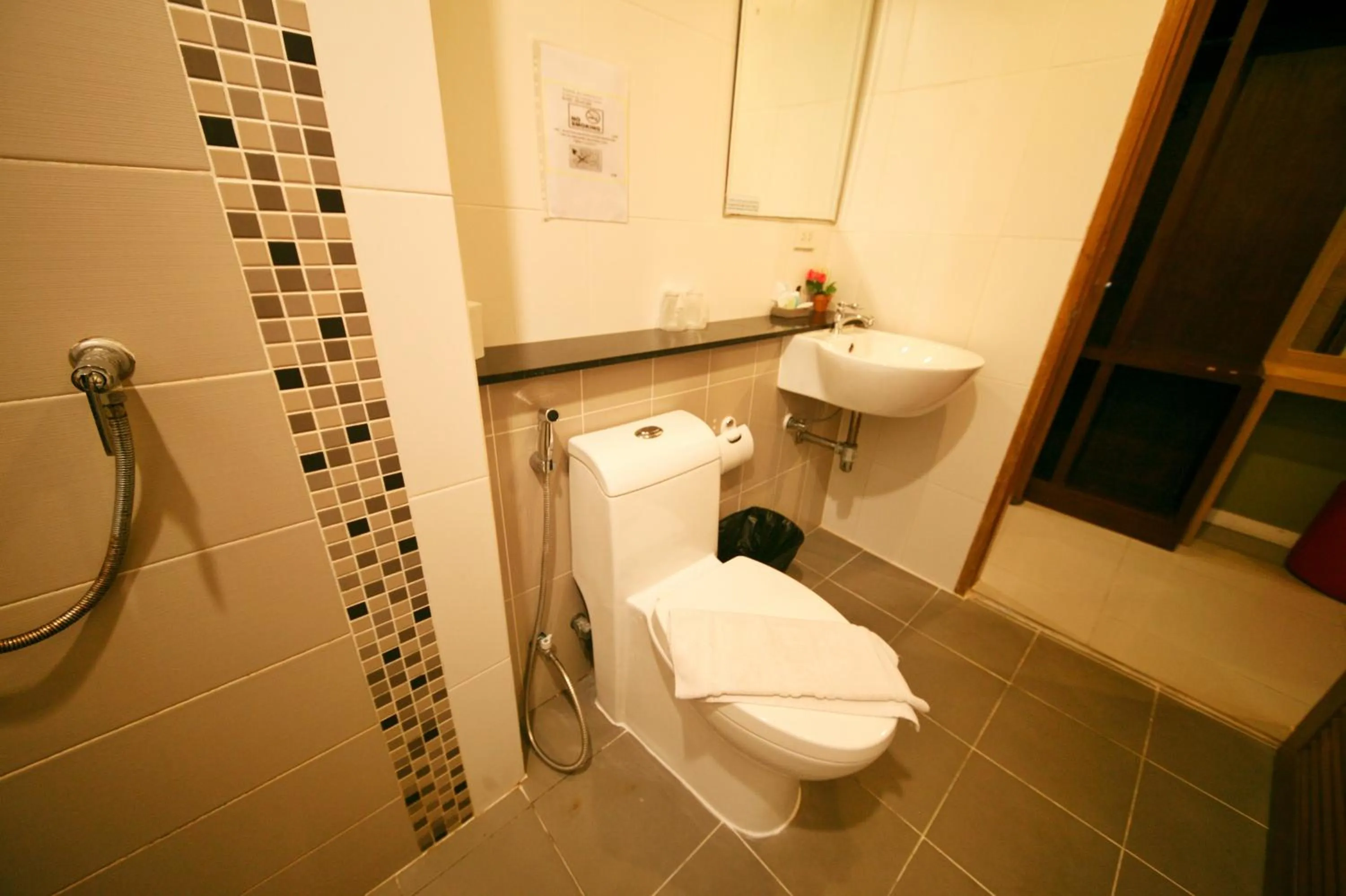 Bathroom in Tropical Sunset Hotel Patong