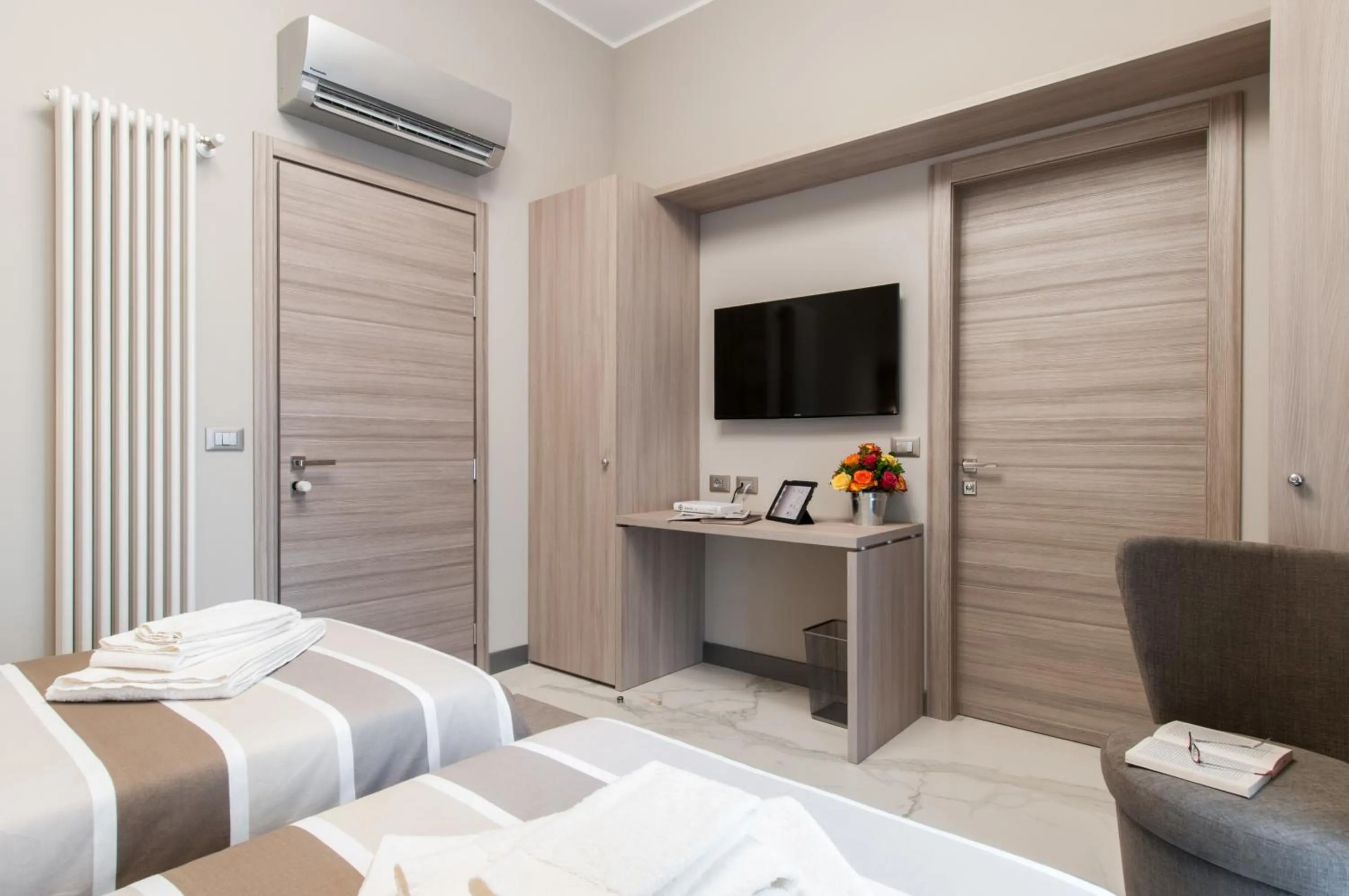 Seating area, Bed in Brera Prestige B&B