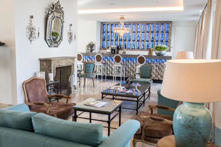 Lounge or bar in Hotel Schloss Leitheim