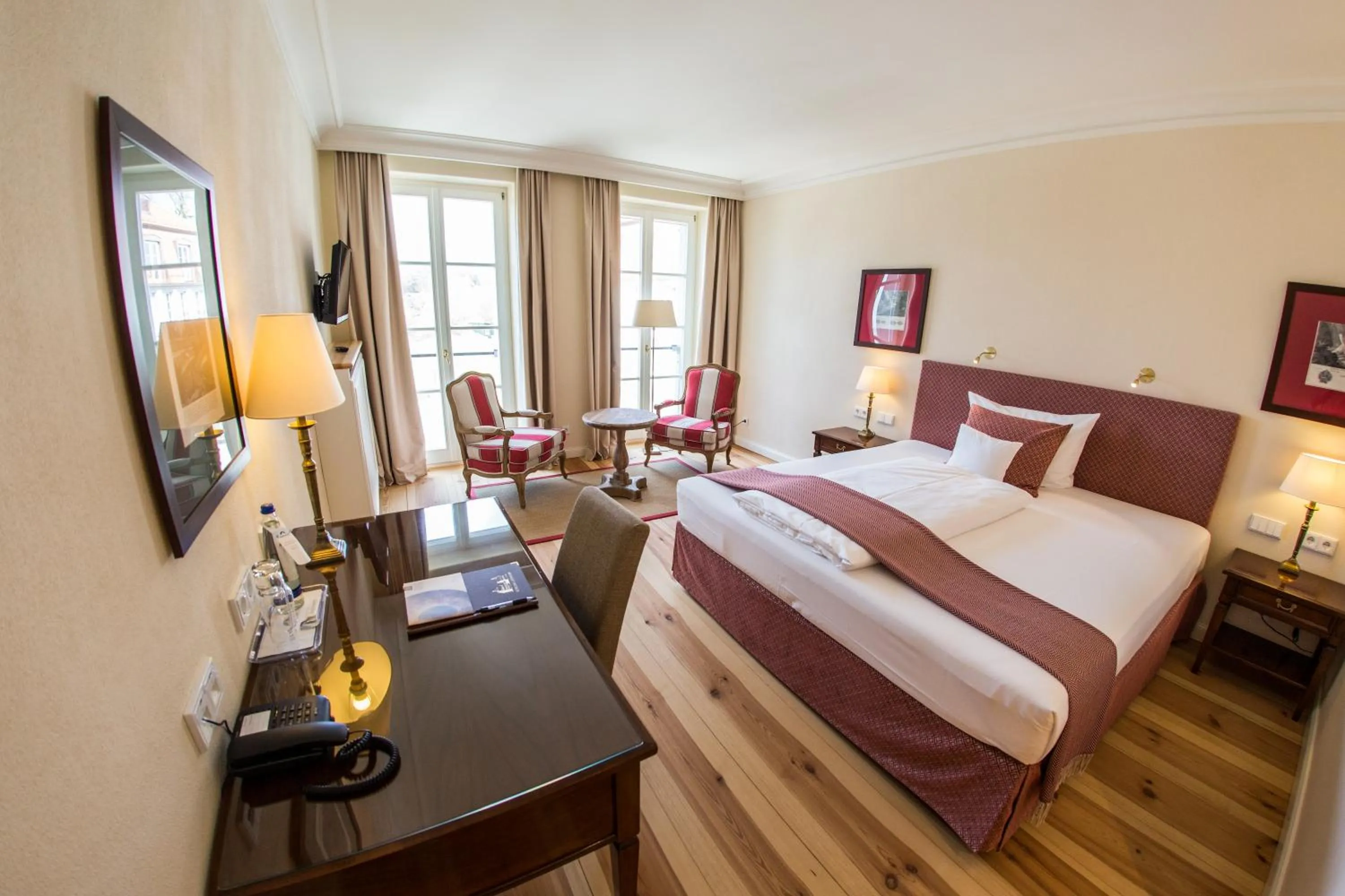 Photo of the whole room, Bed in Hotel Schloss Leitheim