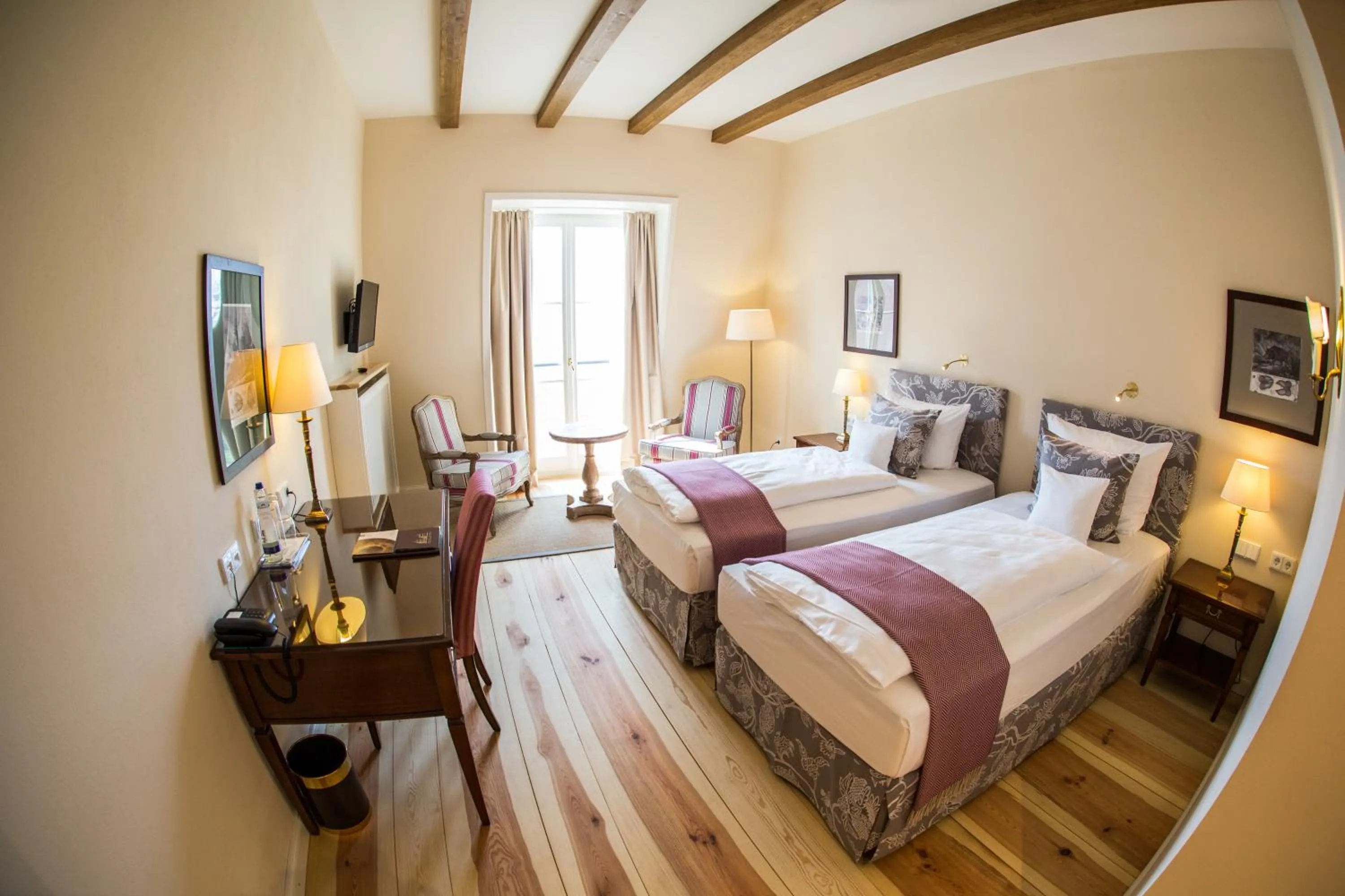 Photo of the whole room, Bed in Hotel Schloss Leitheim