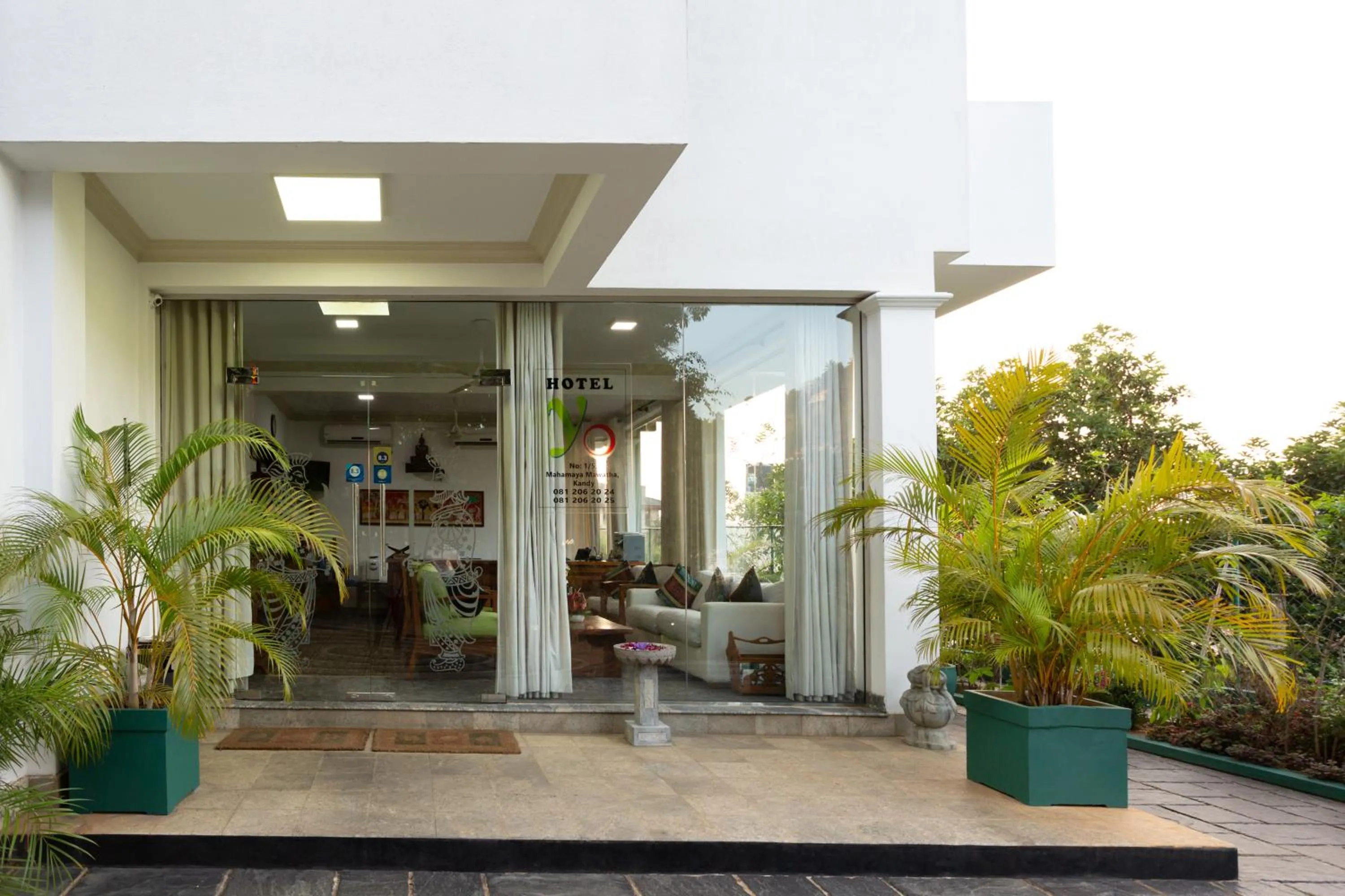 Facade/entrance in Hotel Yo Kandy