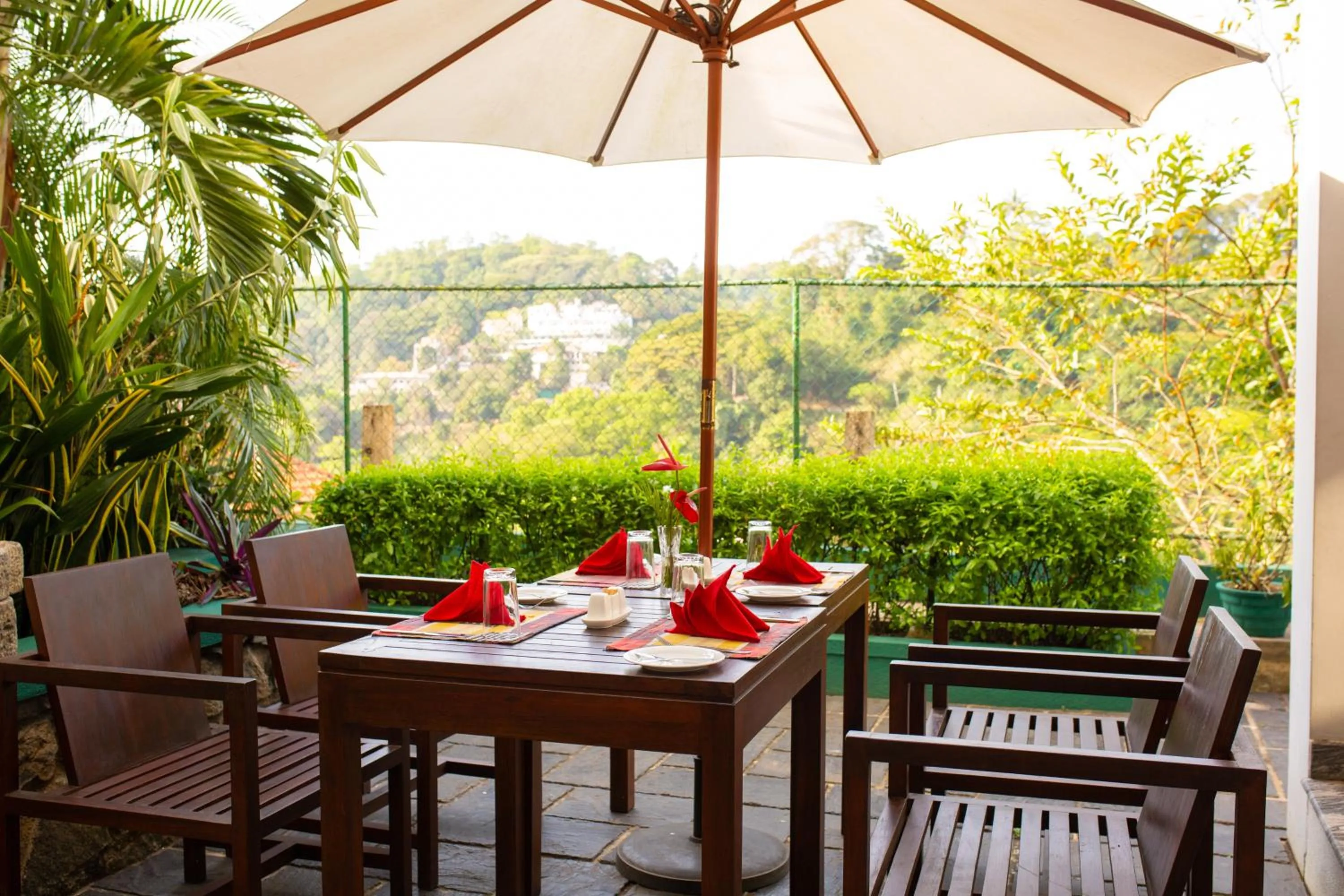 Restaurant/places to eat in Hotel Yo Kandy