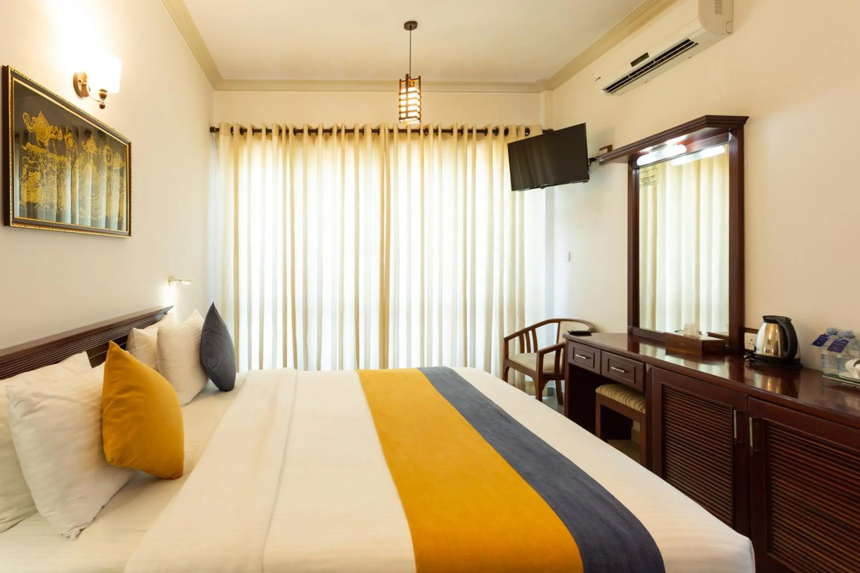 Deluxe Double Room with Balcony & Free Late Check Out - single occupancy in Hotel Yo Kandy Deluxe Double Room with Balcony & Free Late Check Out - single occupancy in Hotel Yo Kandy