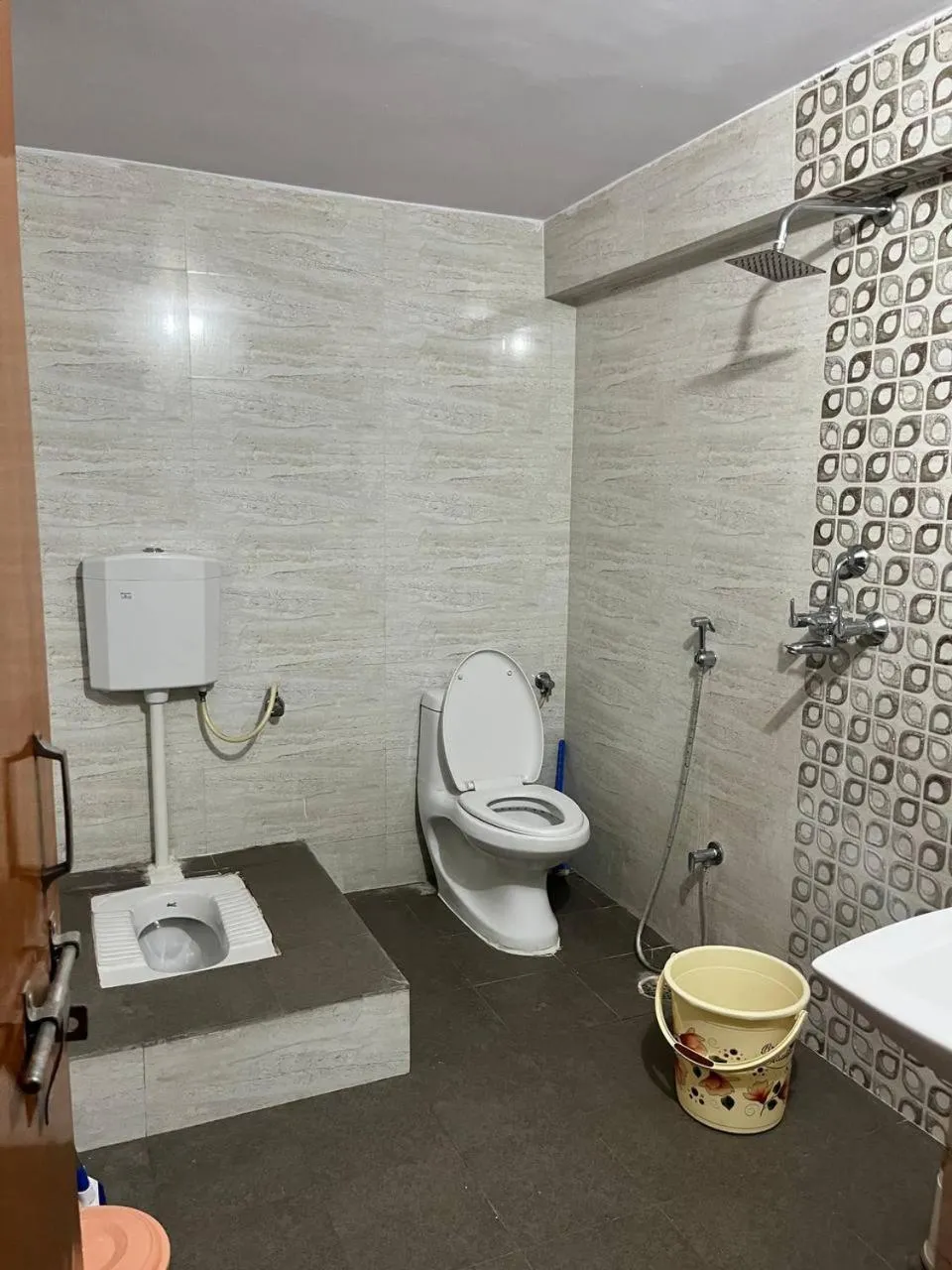 Toilet in Madhuraj Villa Homestay
