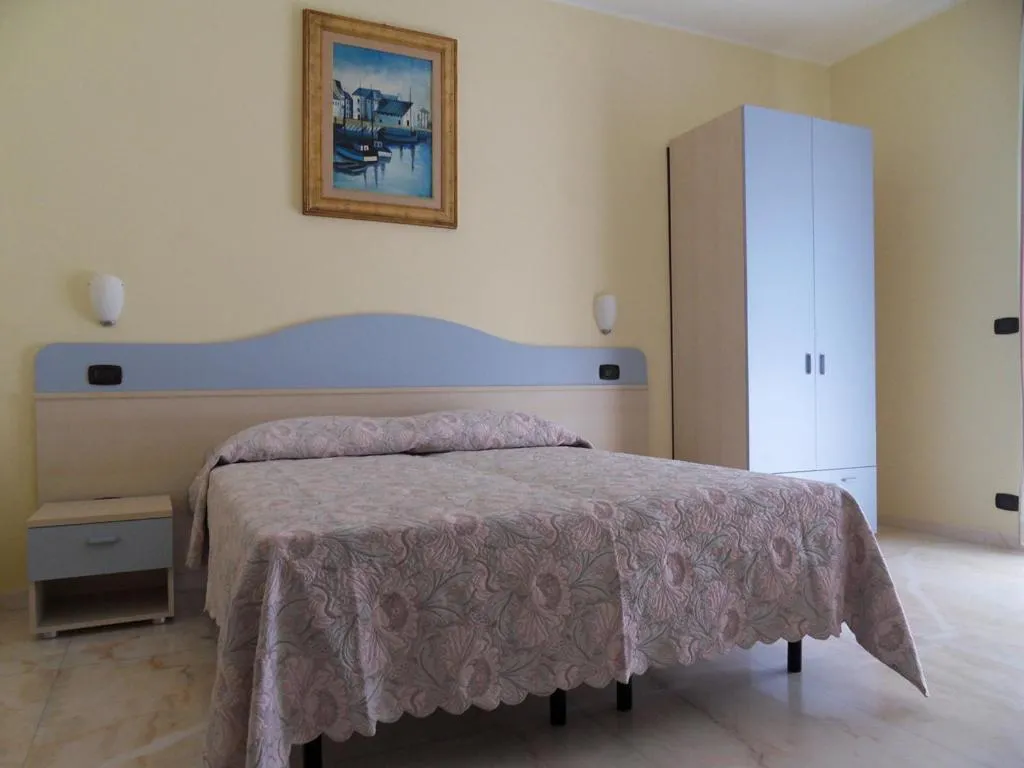 Sea view, Bed in La Rosa Dei Venti