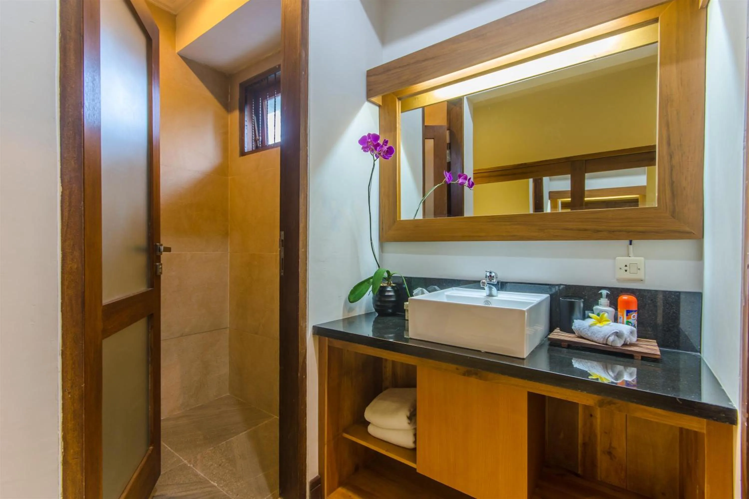 Bathroom in La-Meli Villas Ubud