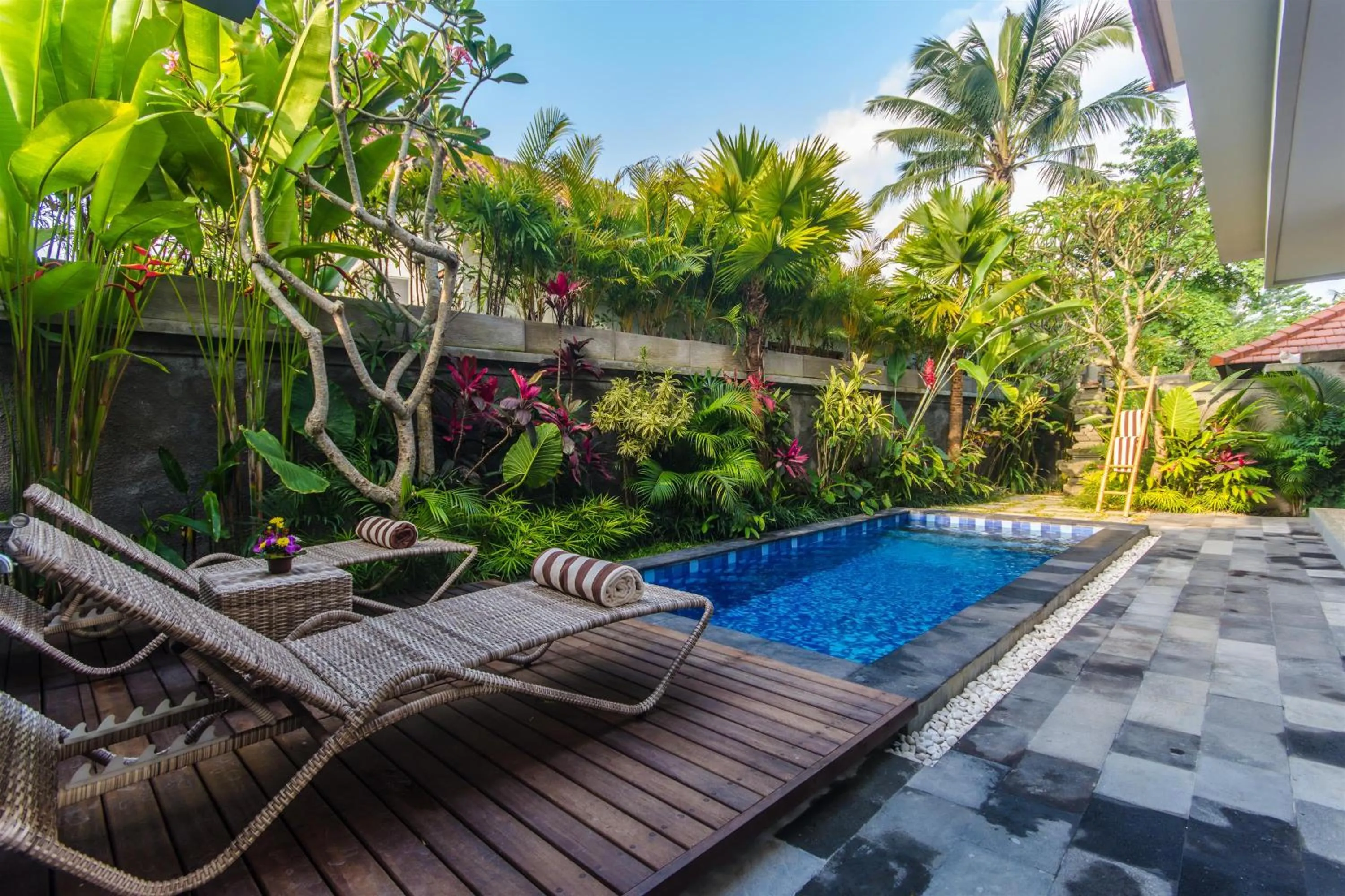 Swimming pool in La-Meli Villas Ubud