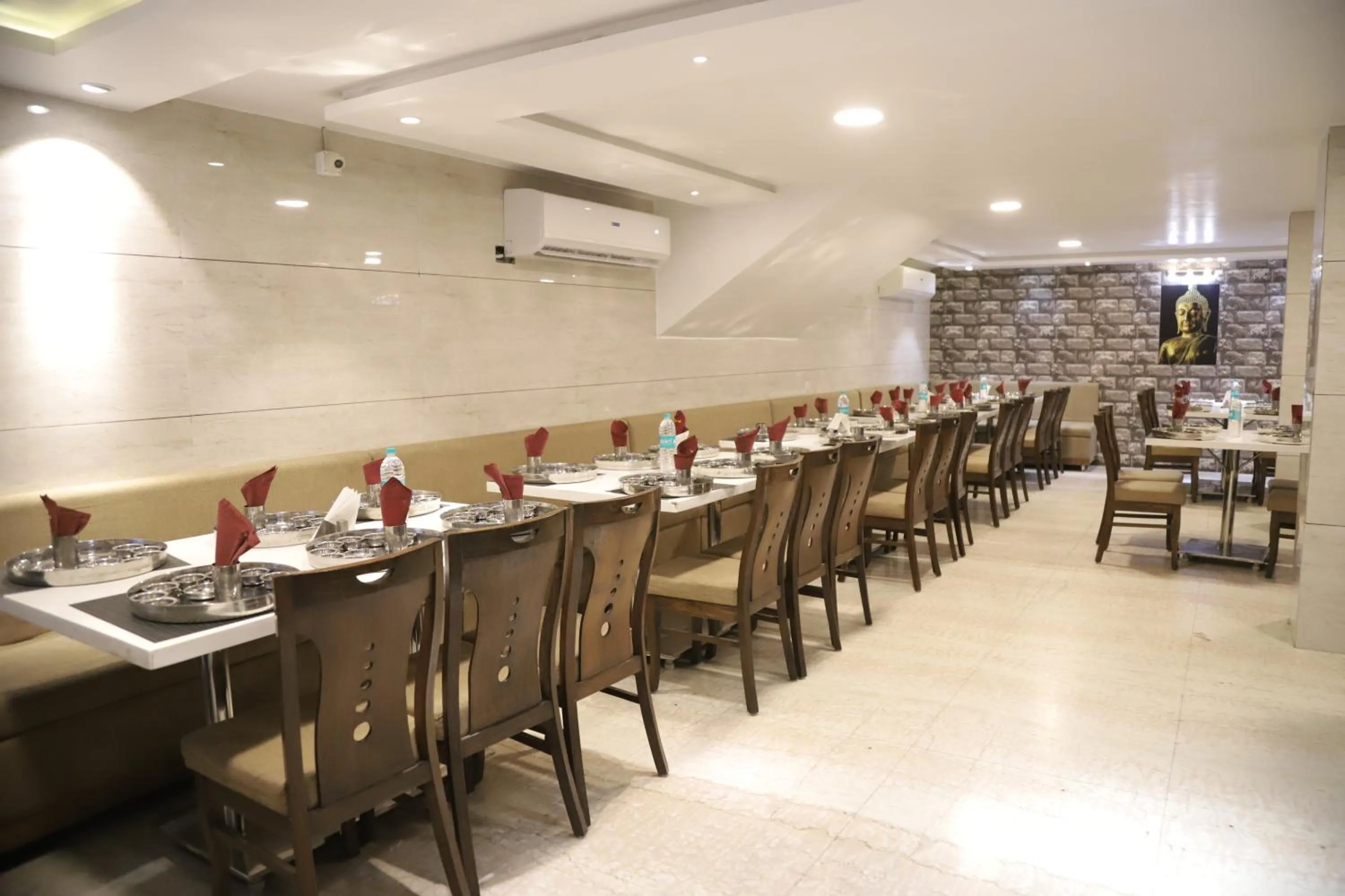 Restaurant/places to eat in The Gandhi International